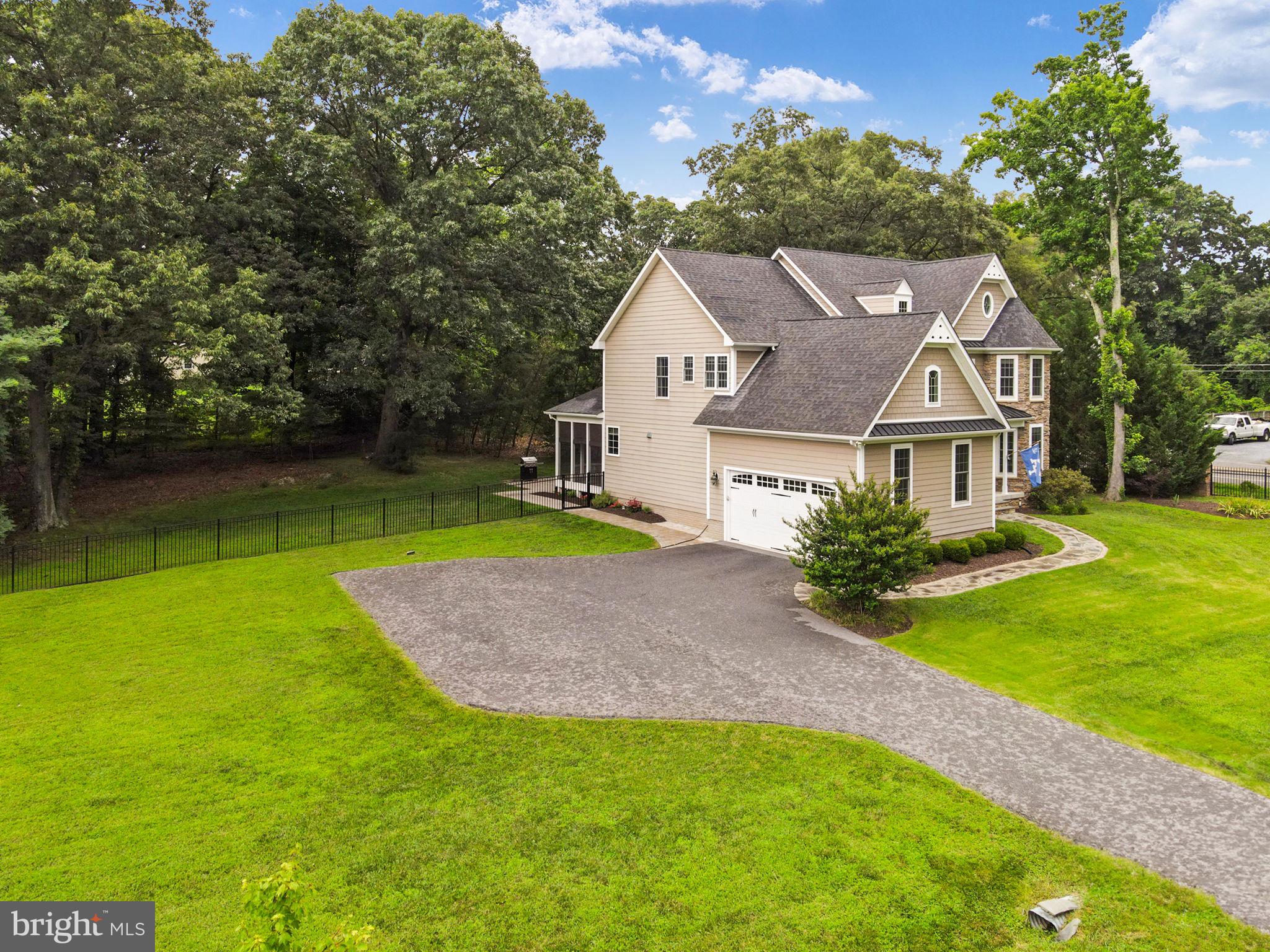 WOODLAND ESTATES - Residential