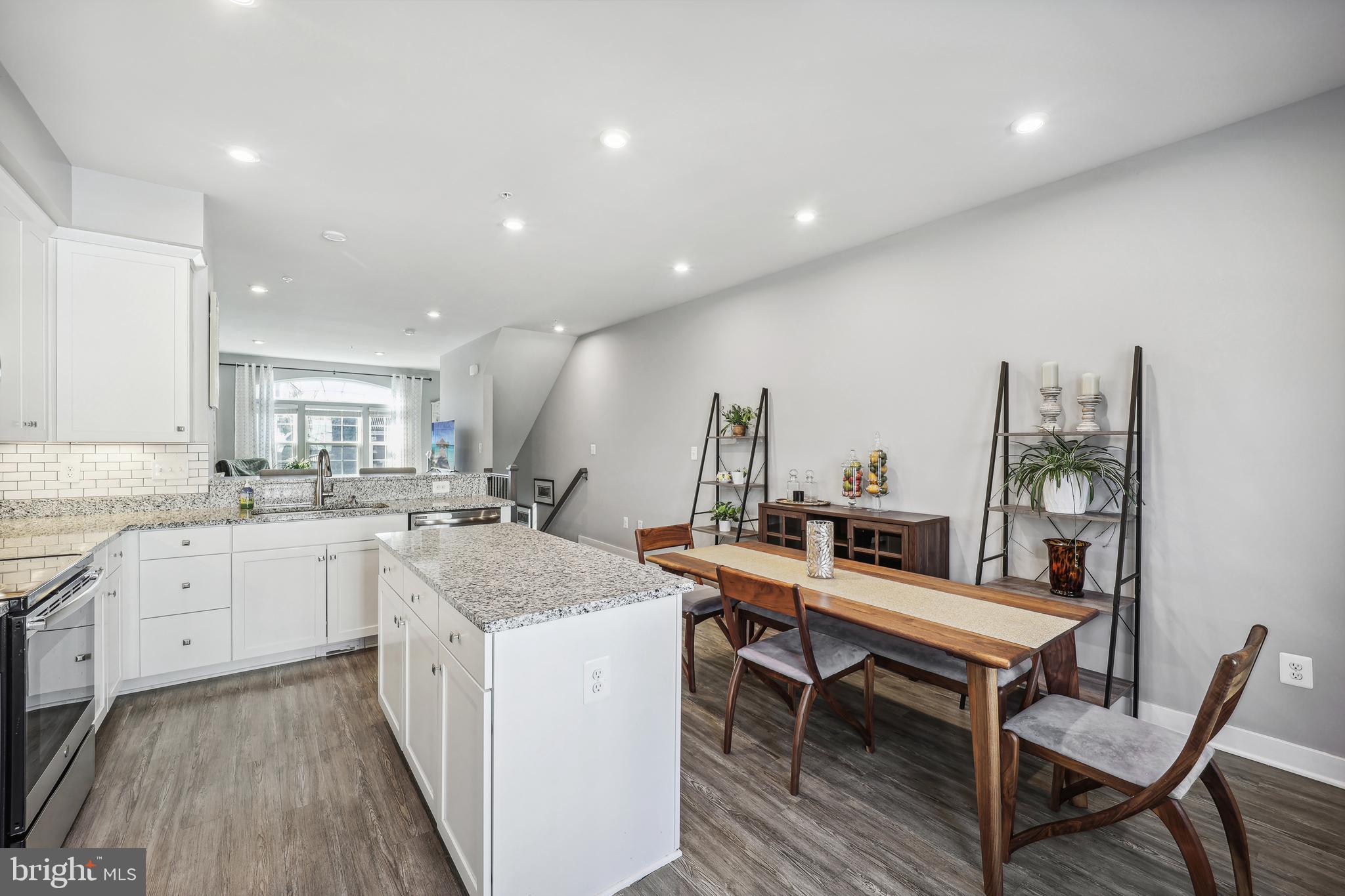 AVONDALE - Residential