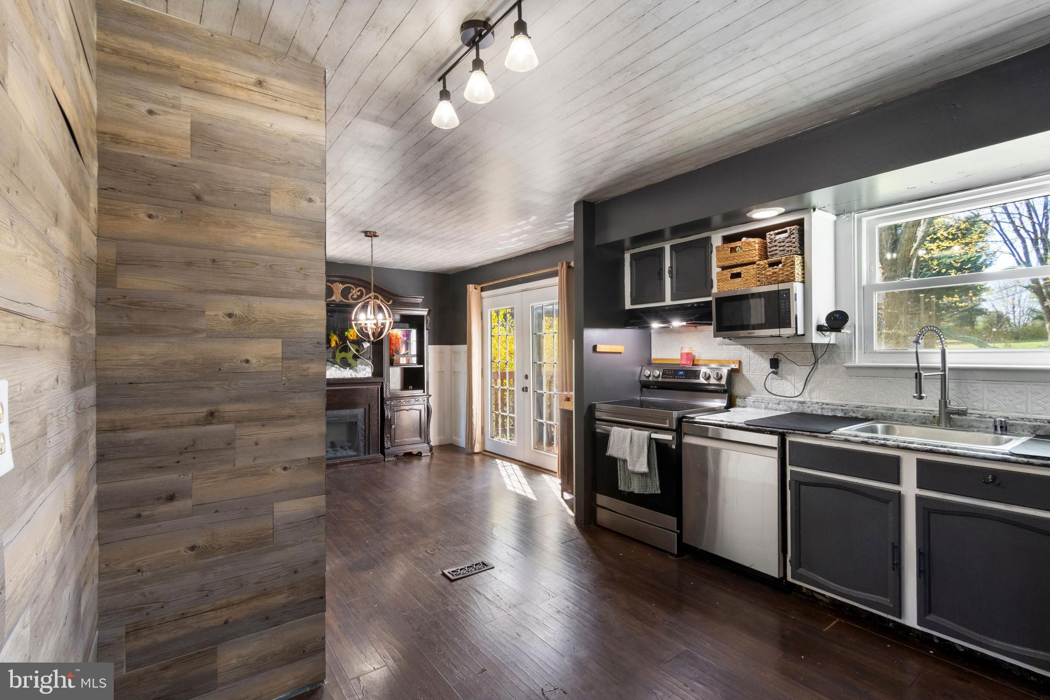 RIDGEVIEW ESTATES - Residential