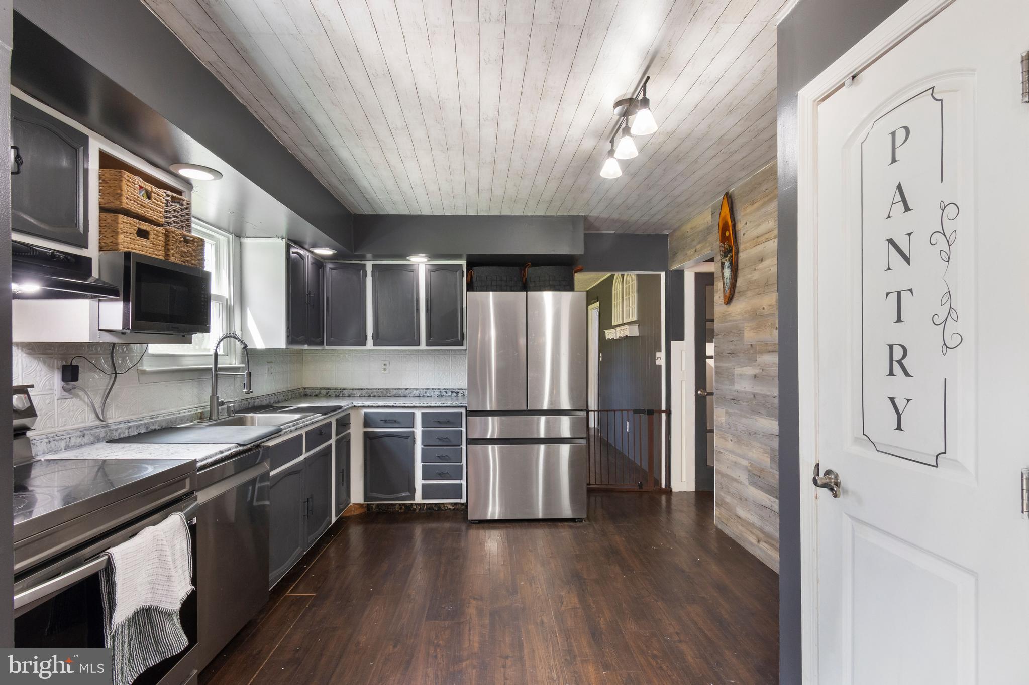 RIDGEVIEW ESTATES - Residential