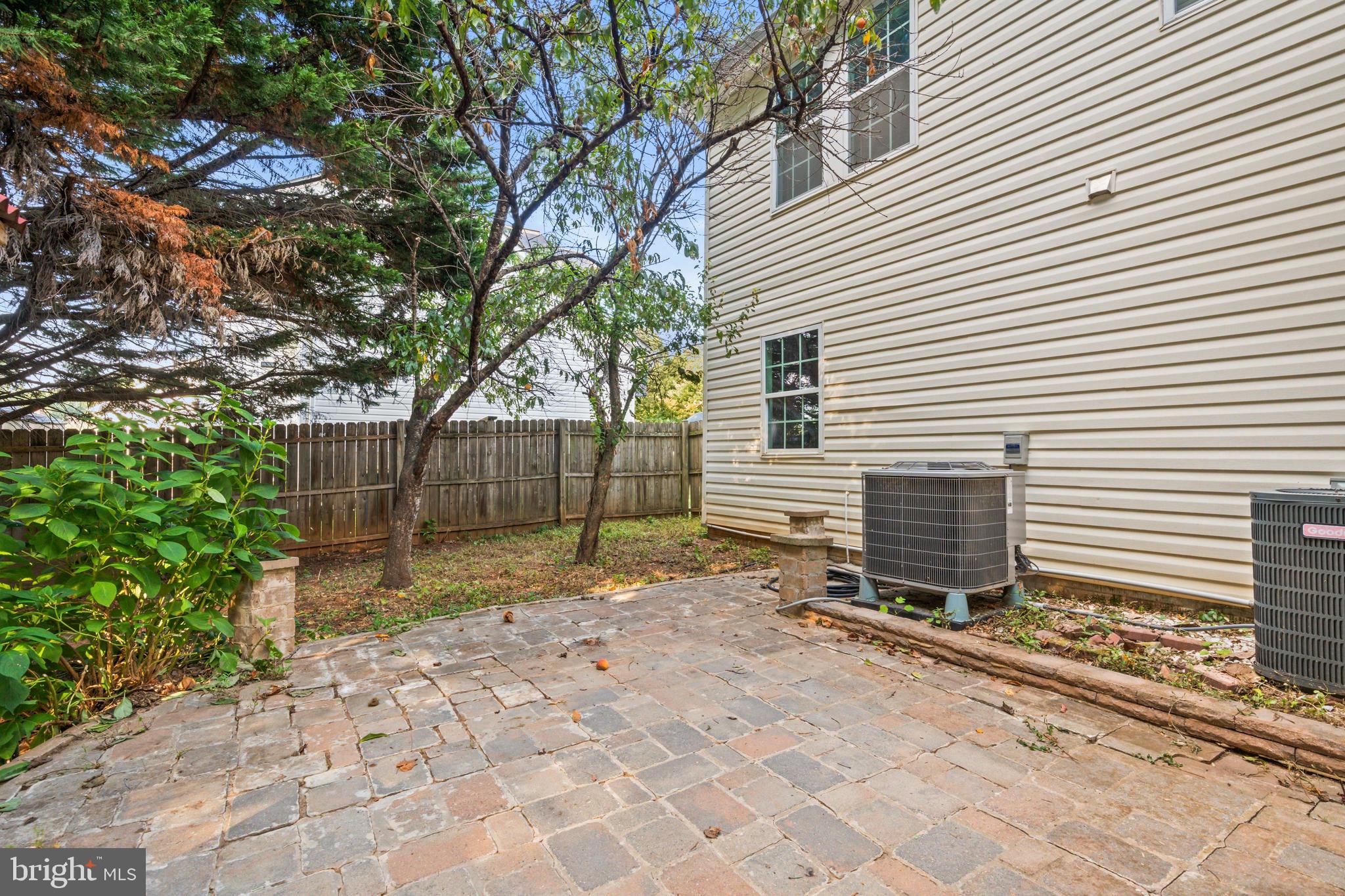 DEVON GREEN - Residential