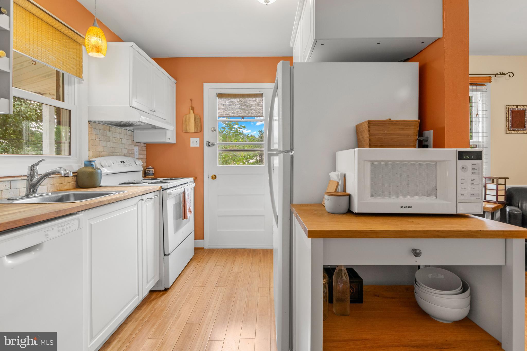 MAPLE RIDGE - Residential