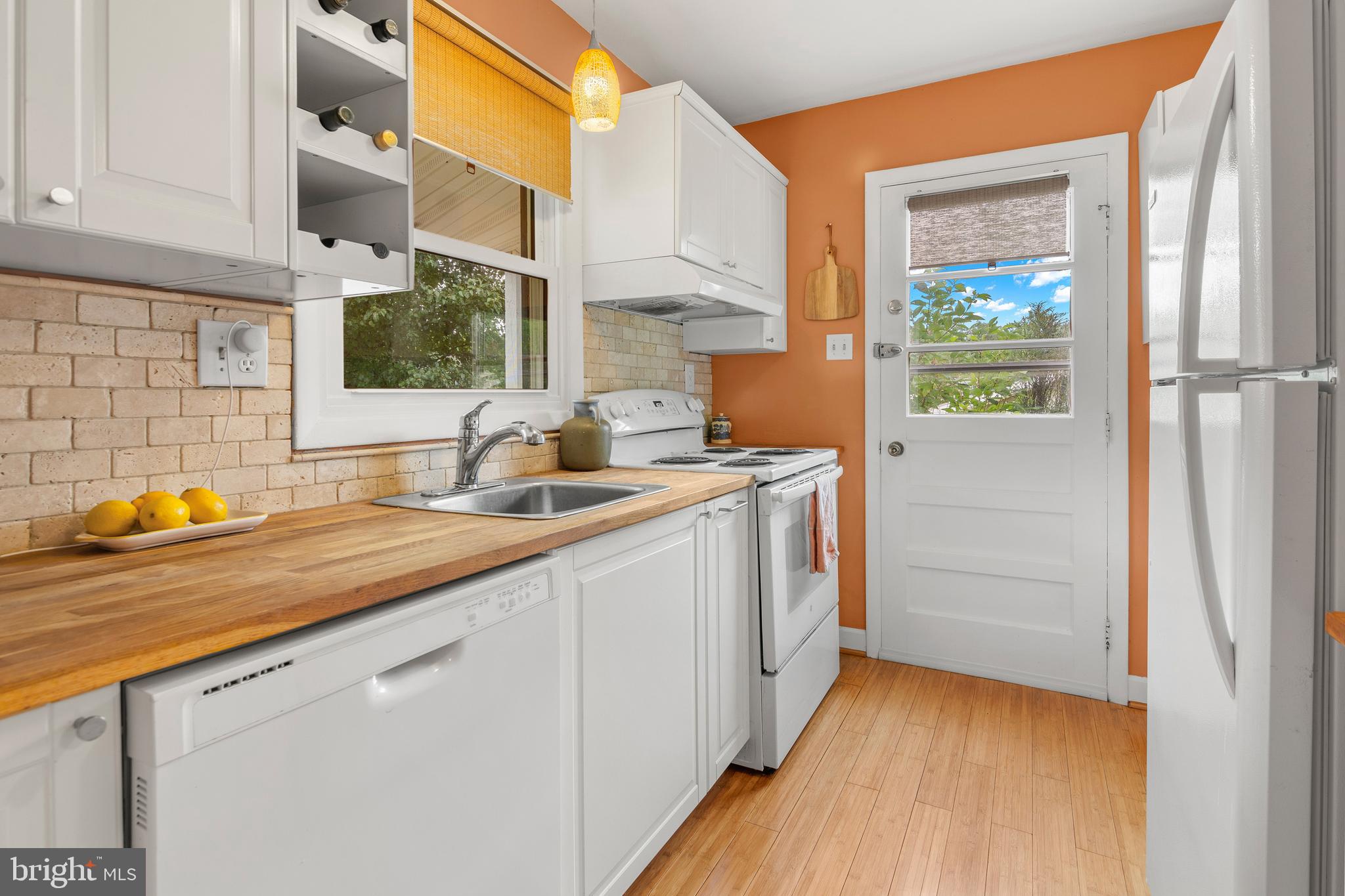 MAPLE RIDGE - Residential