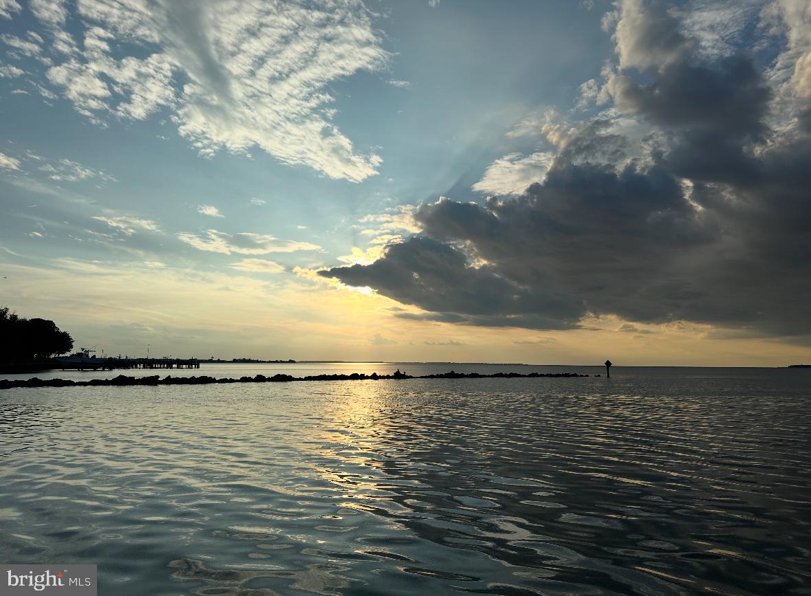 CHESTER RIVER BEACH - Residential