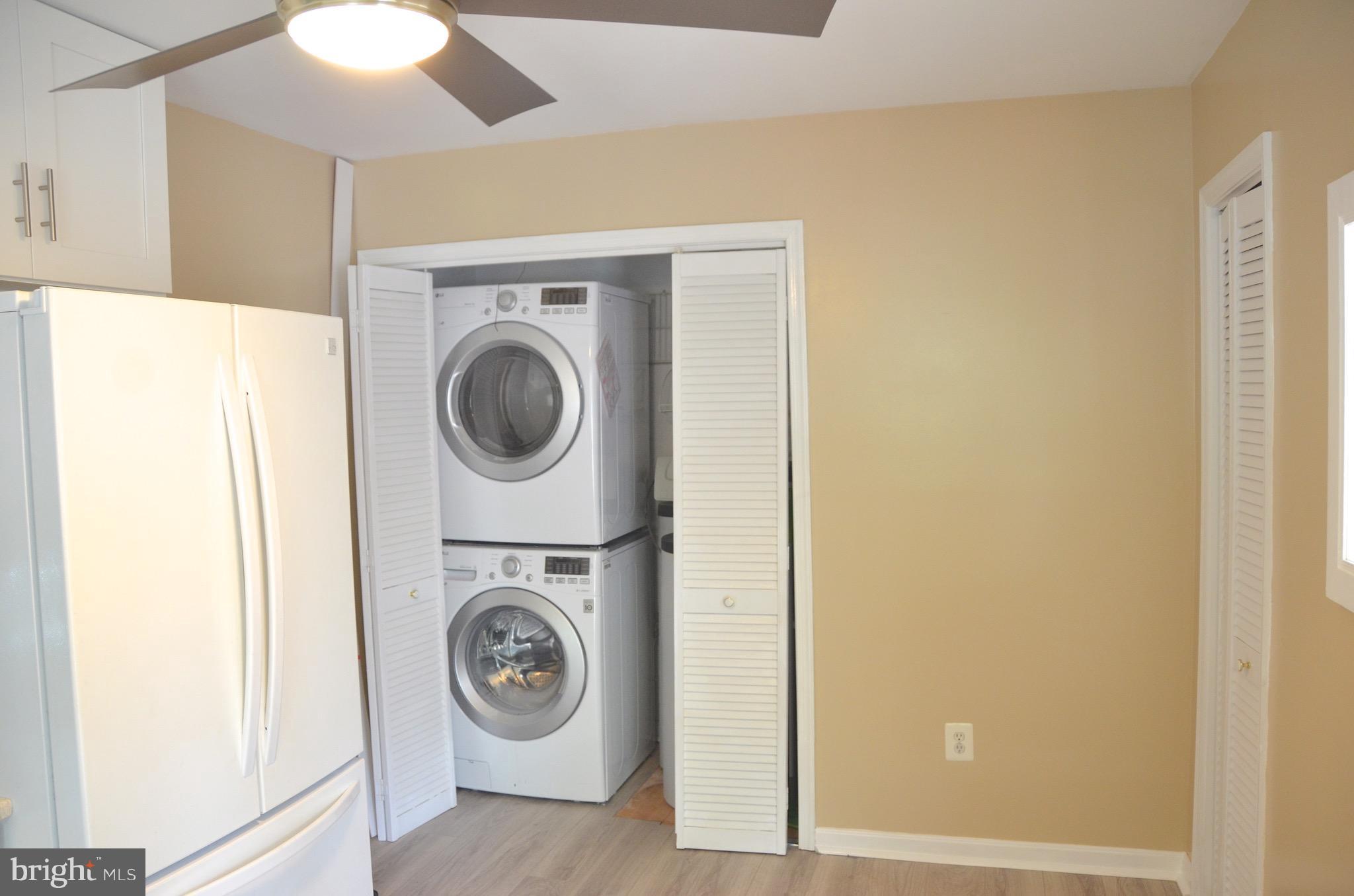 EDGEWATER - Residential Lease