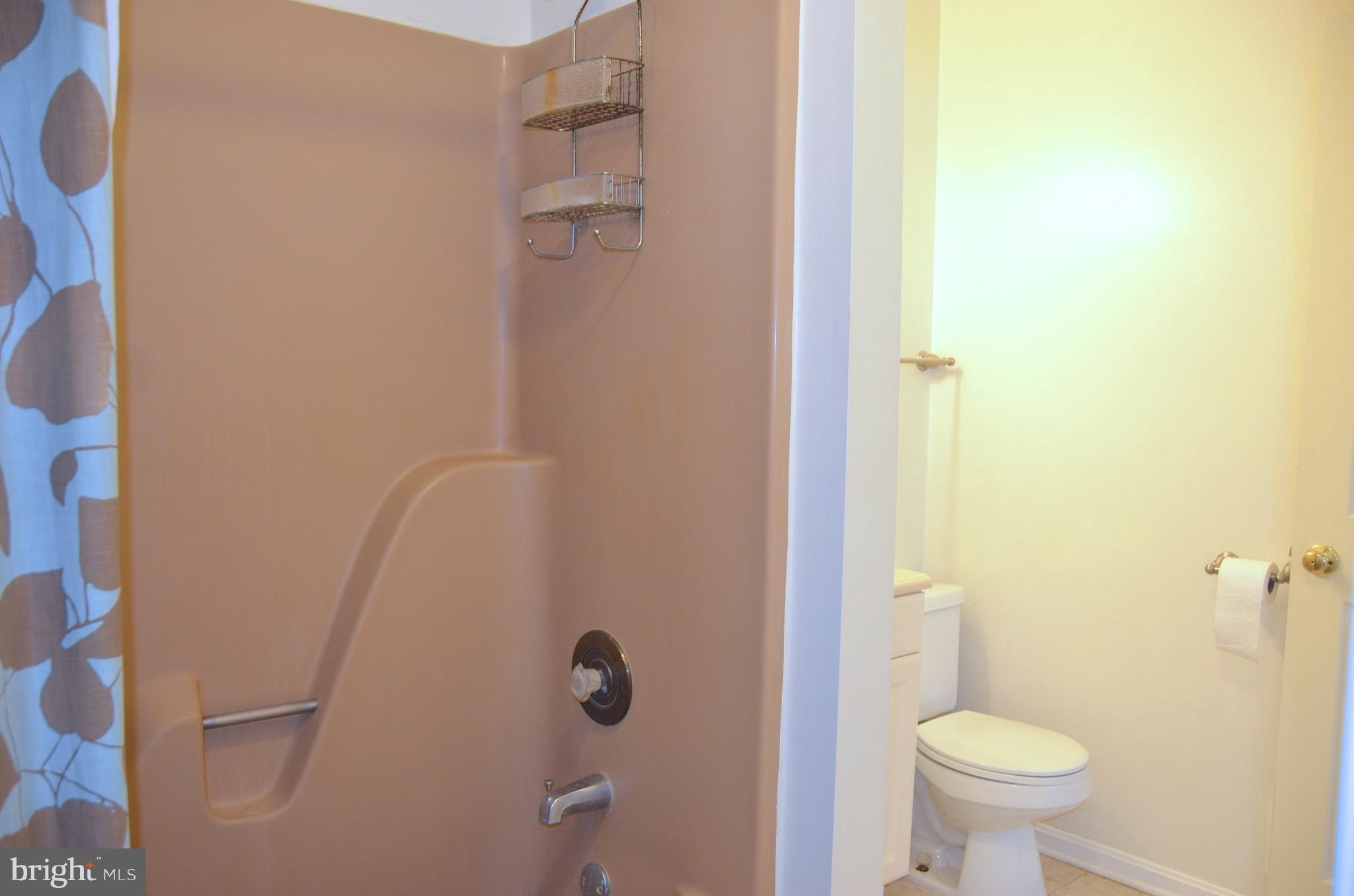 EDGEWATER - Residential Lease