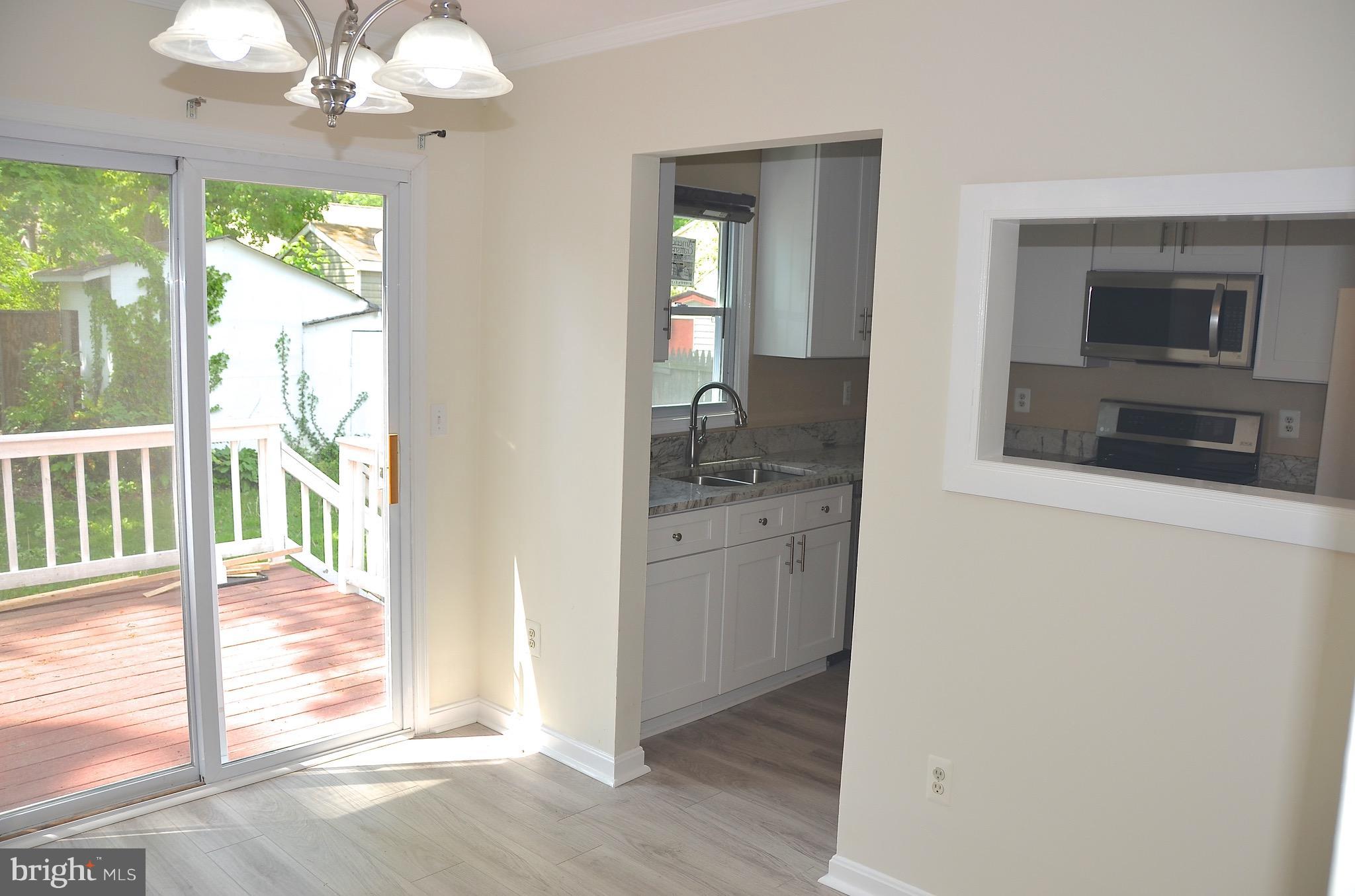 EDGEWATER - Residential Lease