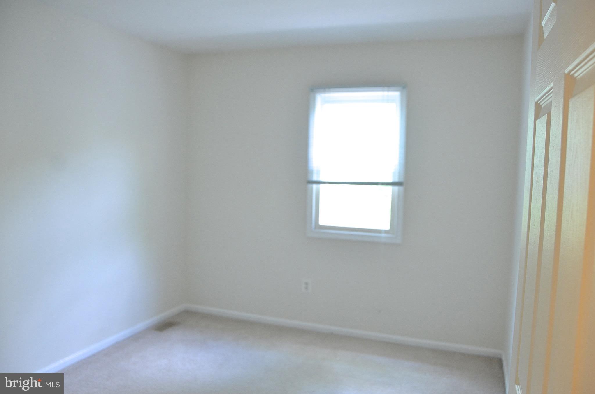 EDGEWATER - Residential Lease