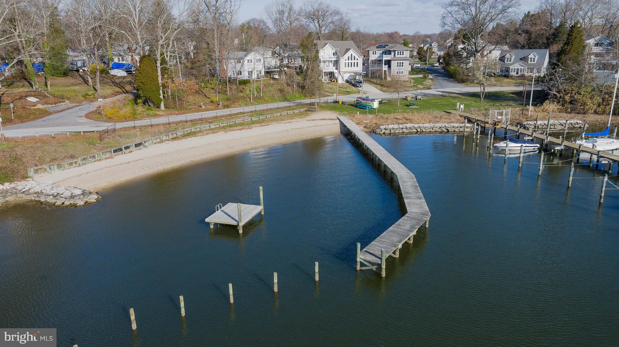 EDGEWATER - Residential Lease