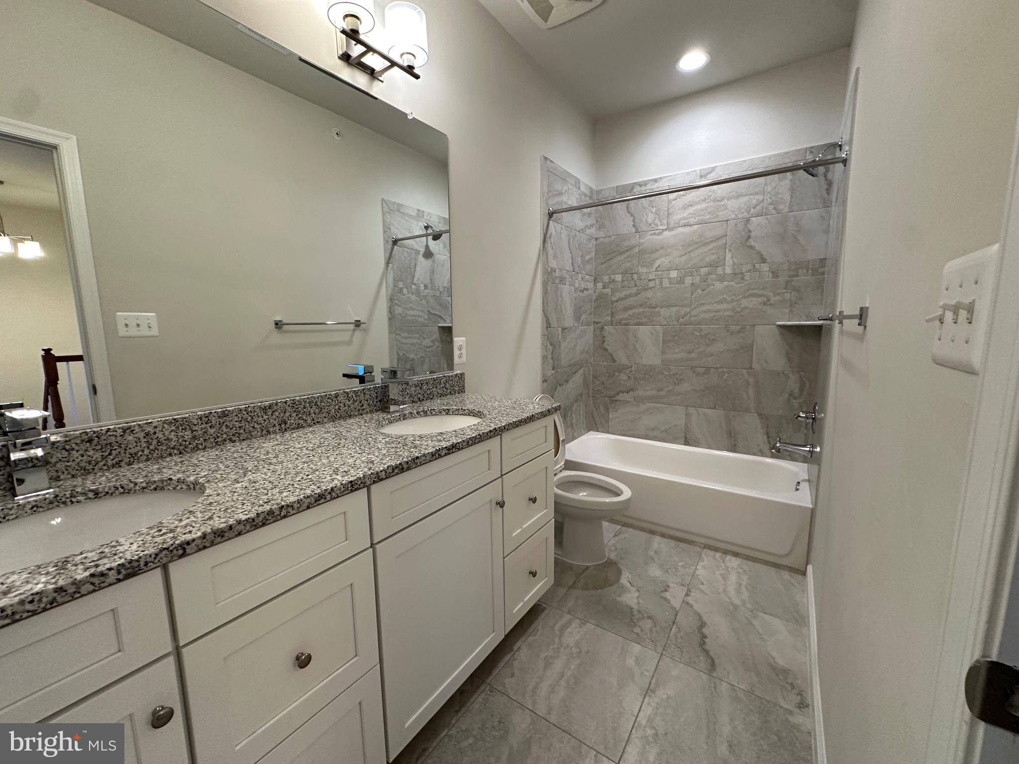 HASTINGS MARKETPLACE - Residential Lease