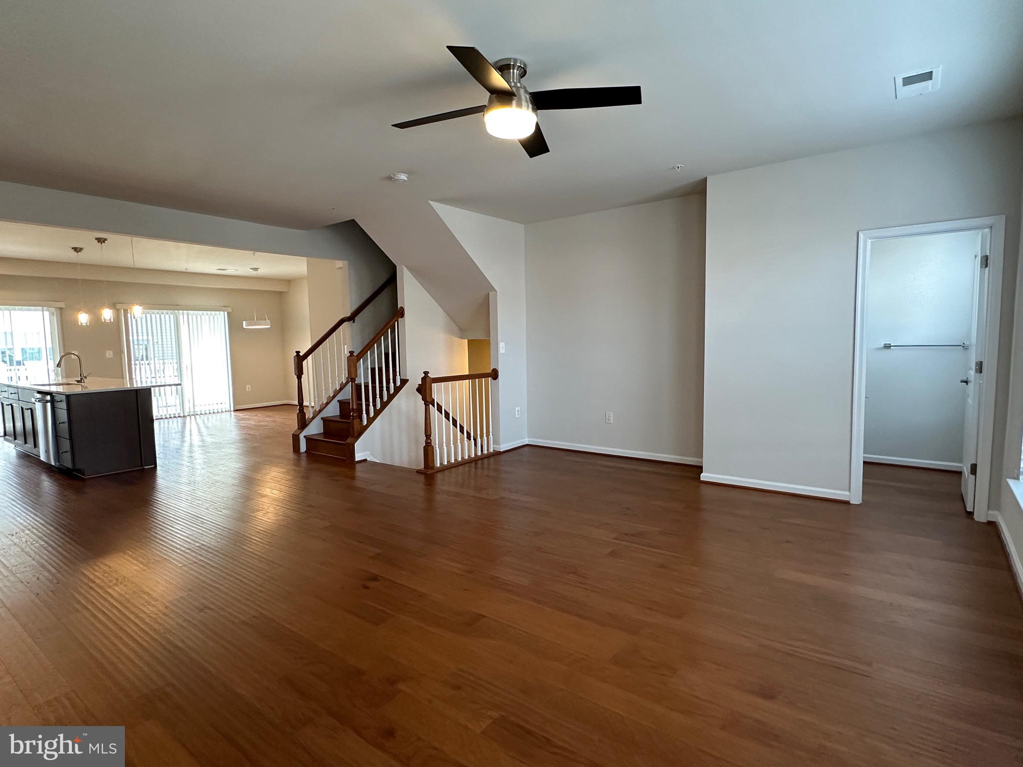 HASTINGS MARKETPLACE - Residential Lease