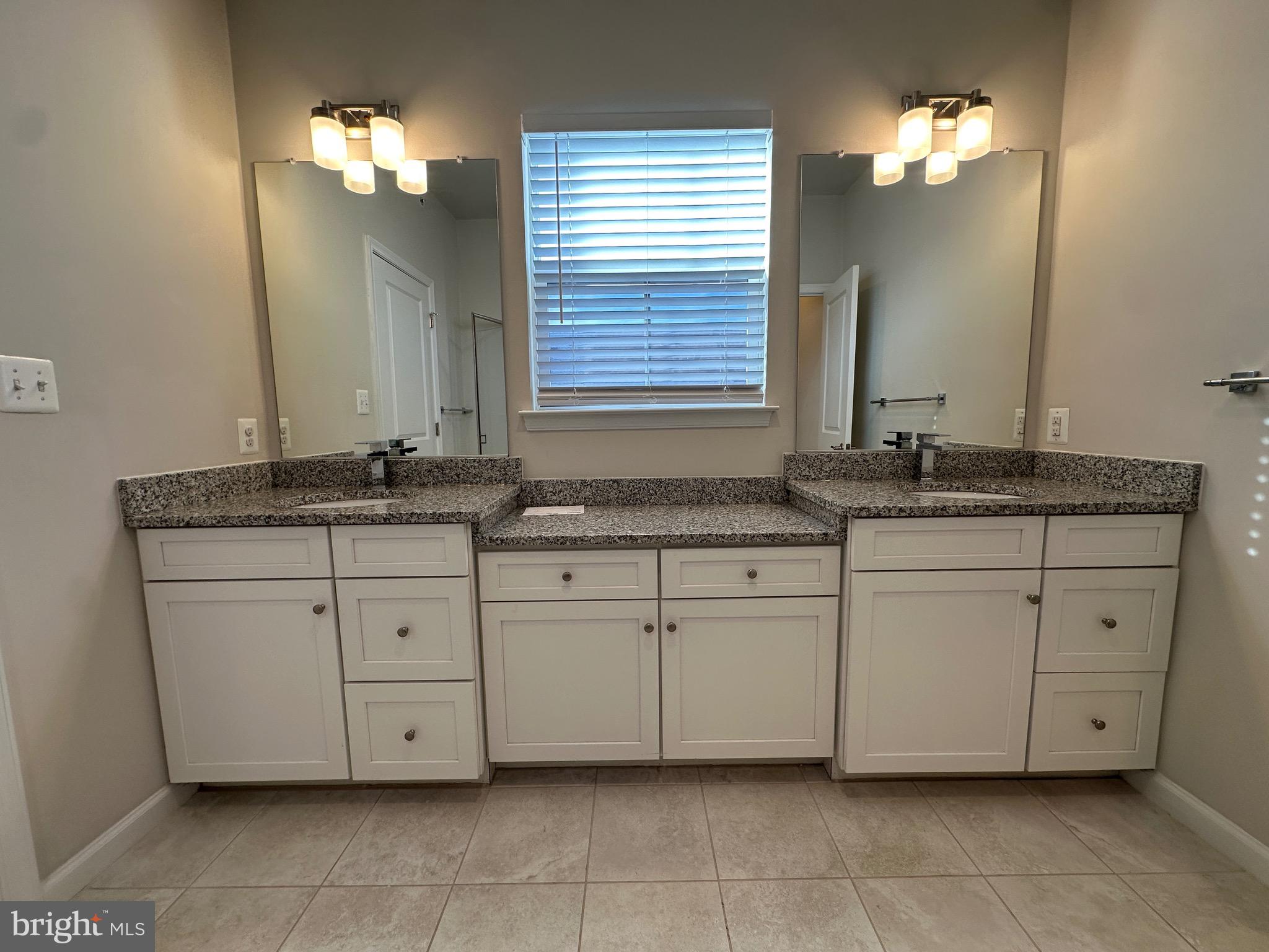 HASTINGS MARKETPLACE - Residential Lease