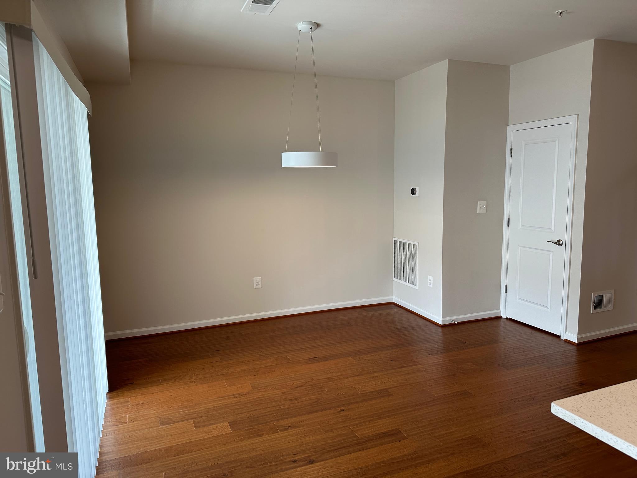 HASTINGS MARKETPLACE - Residential Lease