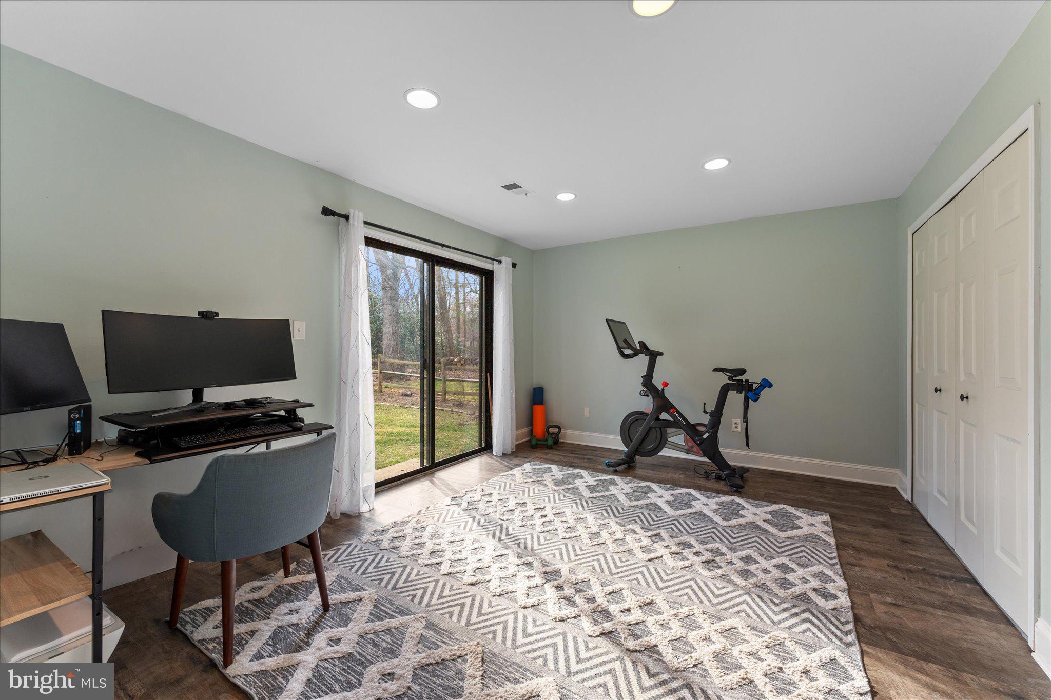 FOX MILL WOODS - Residential