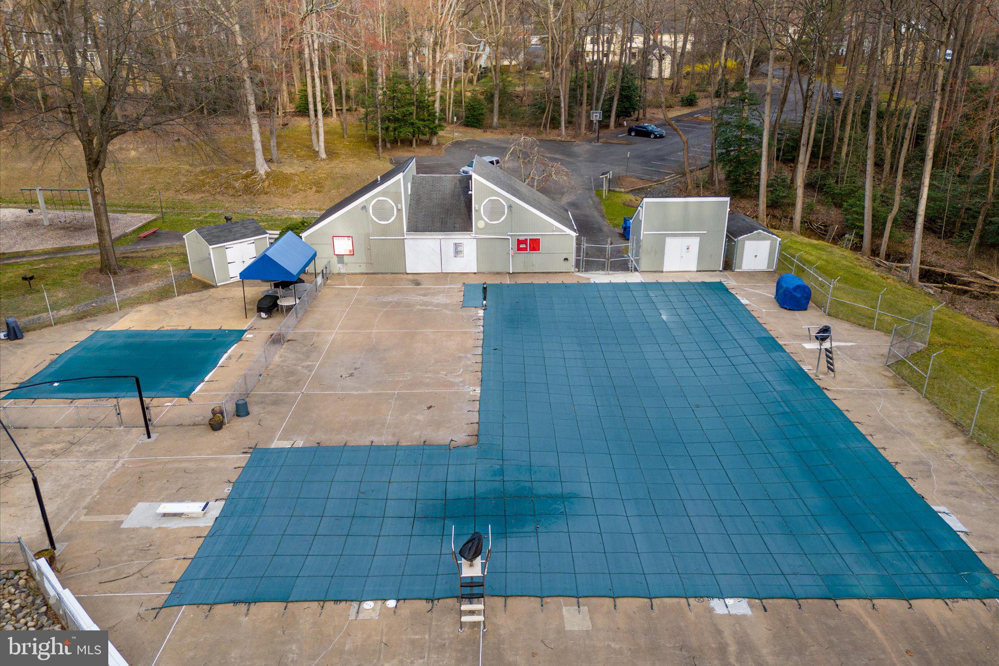 FOX MILL WOODS - Residential