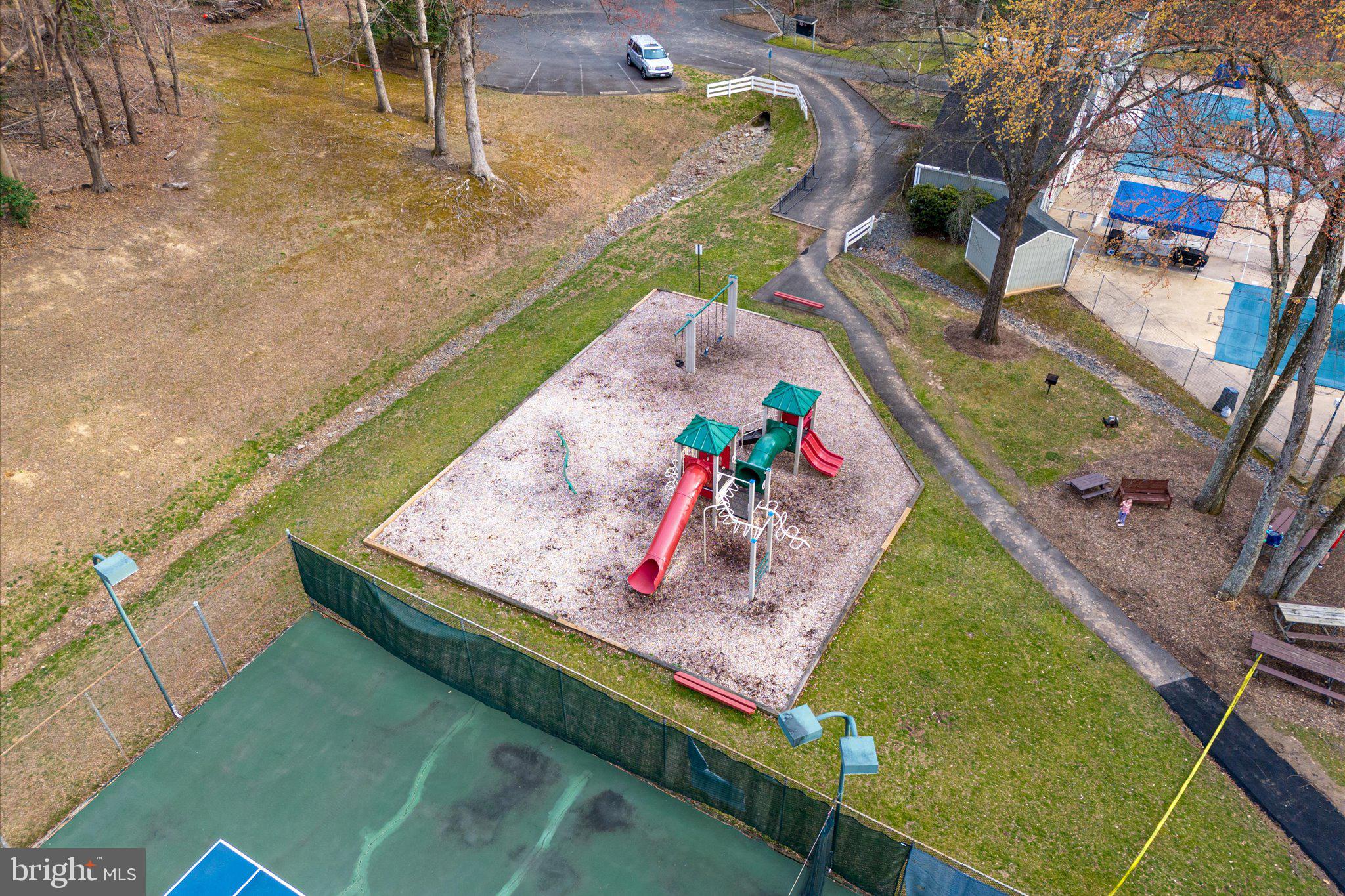 FOX MILL WOODS - Residential