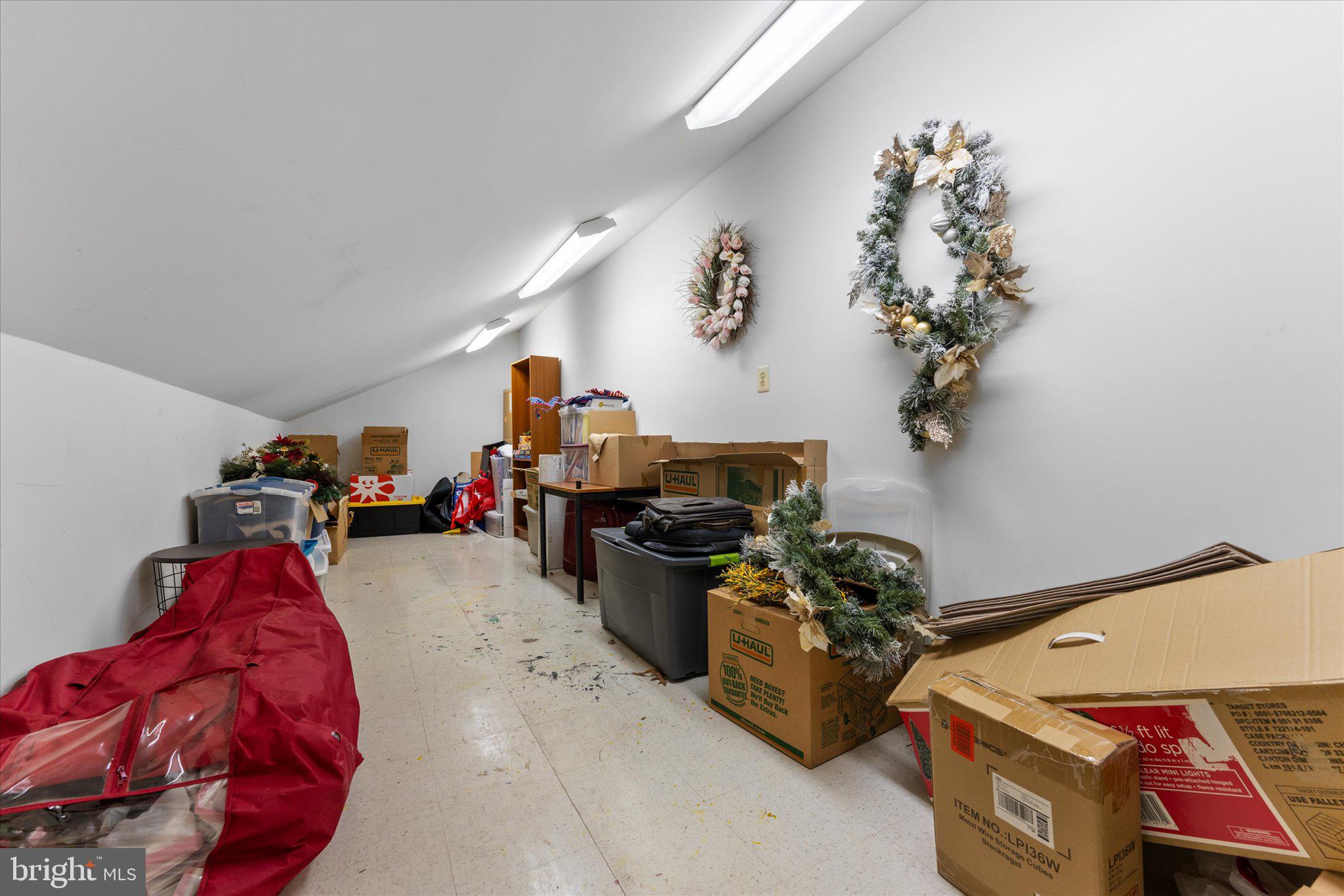 FOX MILL WOODS - Residential