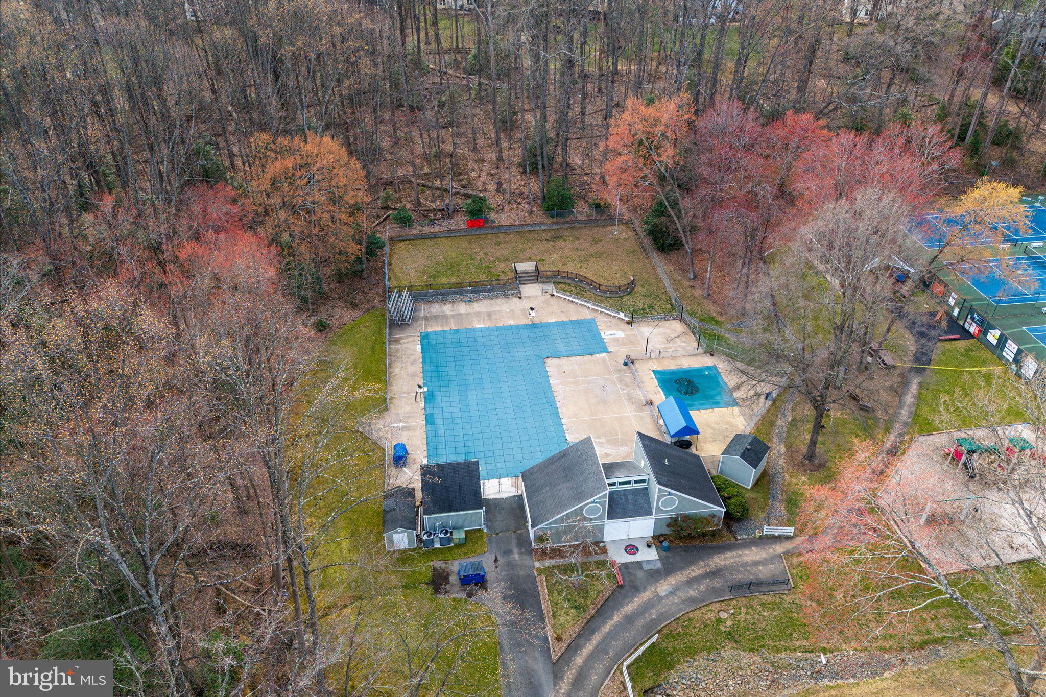 FOX MILL WOODS - Residential