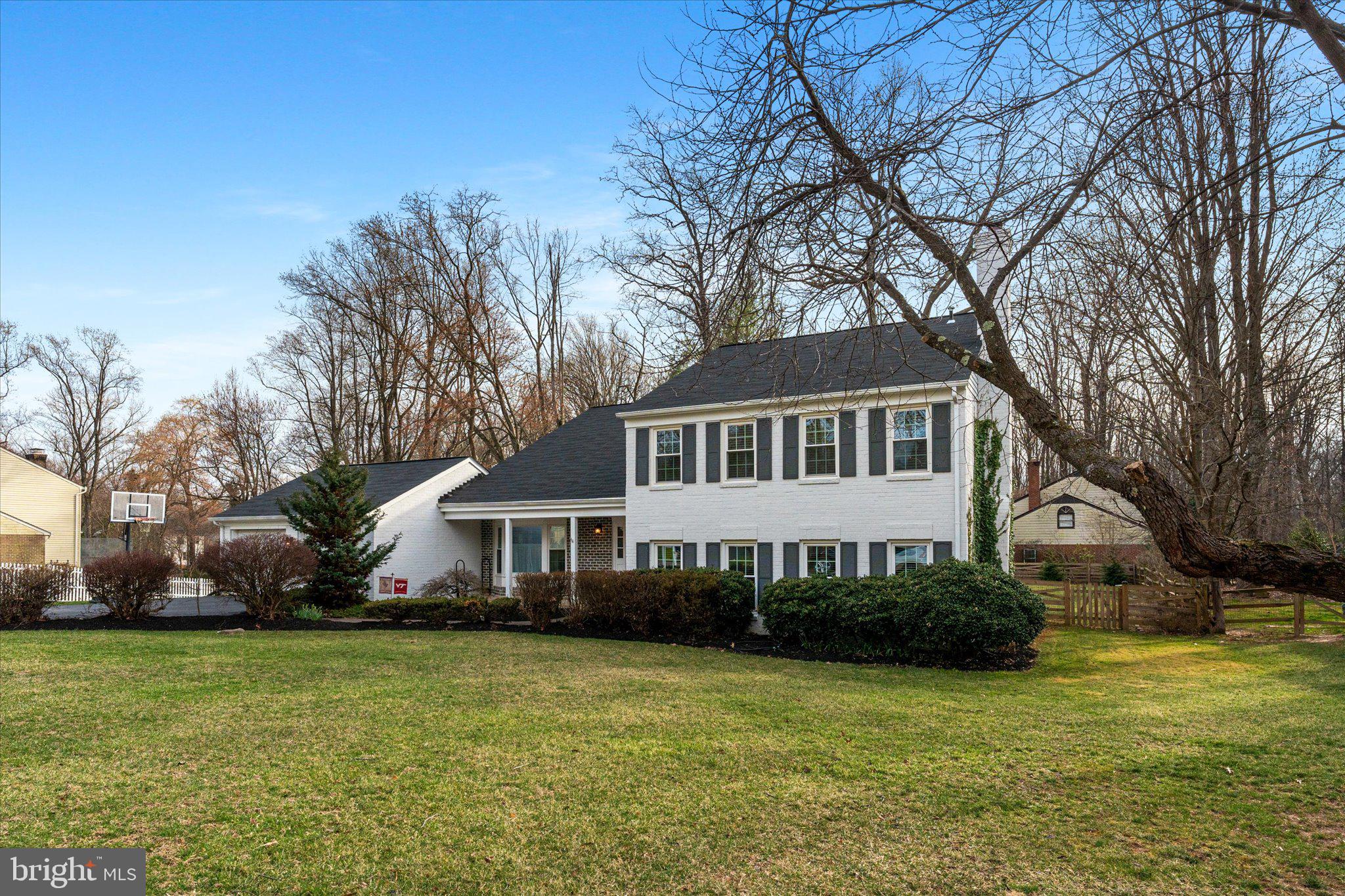 FOX MILL WOODS - Residential