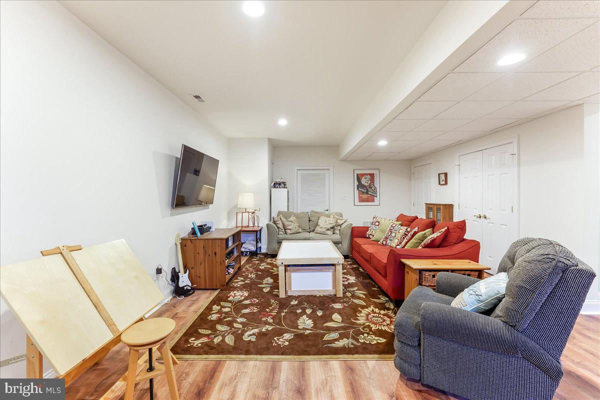 GREEN GLEN - Residential