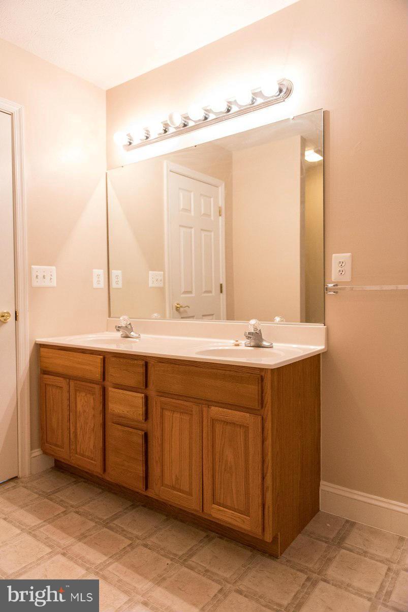 LEACHBURG - Residential Lease