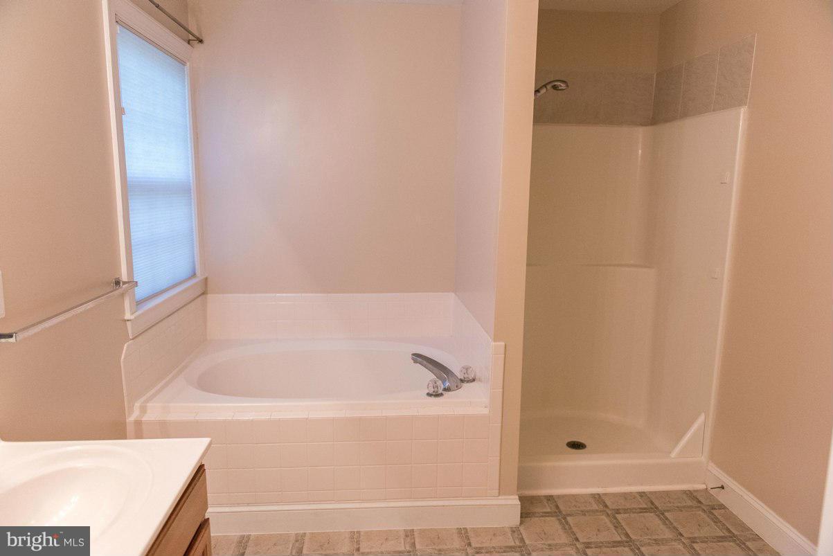 LEACHBURG - Residential Lease