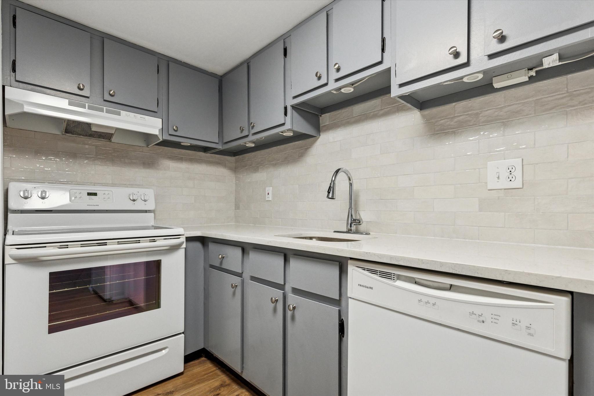 344 SUMMIT HOUSE 344