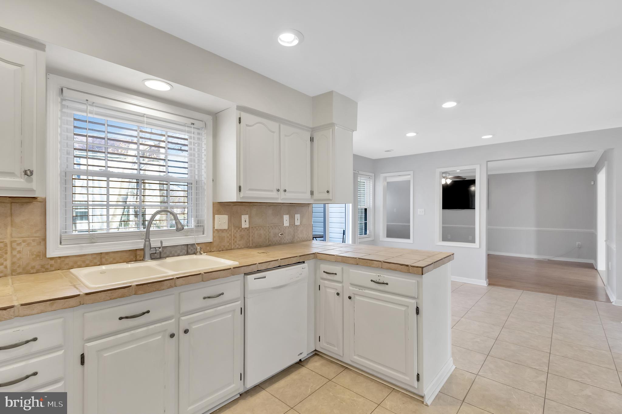 DORCHESTER - ST. CHARLES - Residential