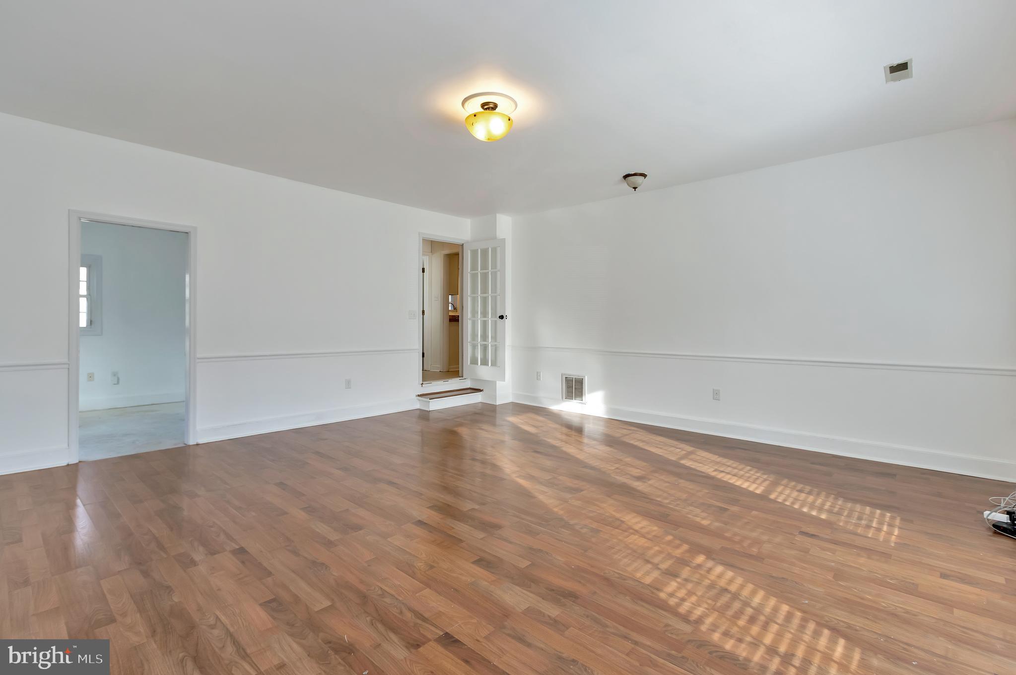 DORCHESTER - ST. CHARLES - Residential