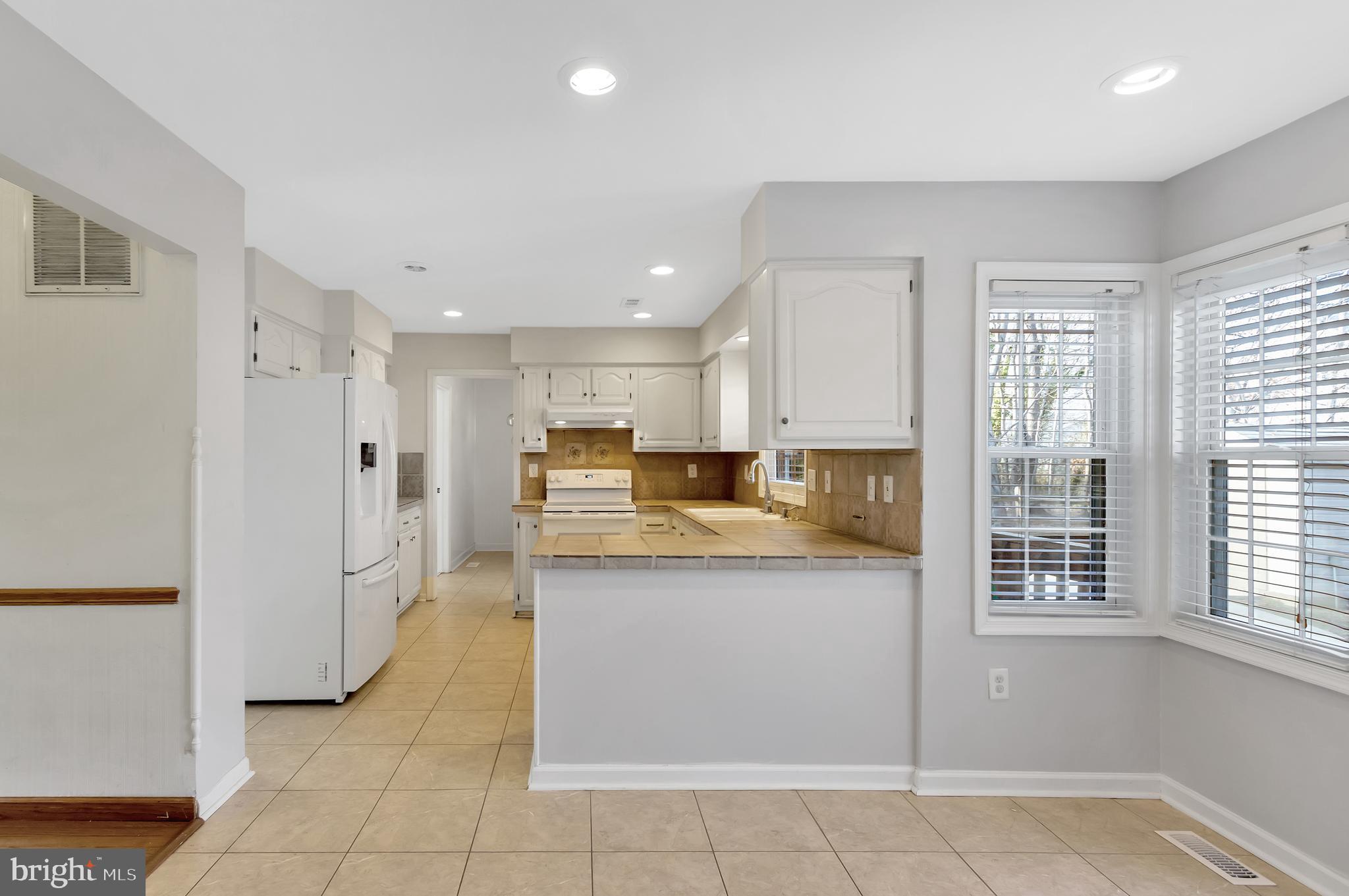 DORCHESTER - ST. CHARLES - Residential