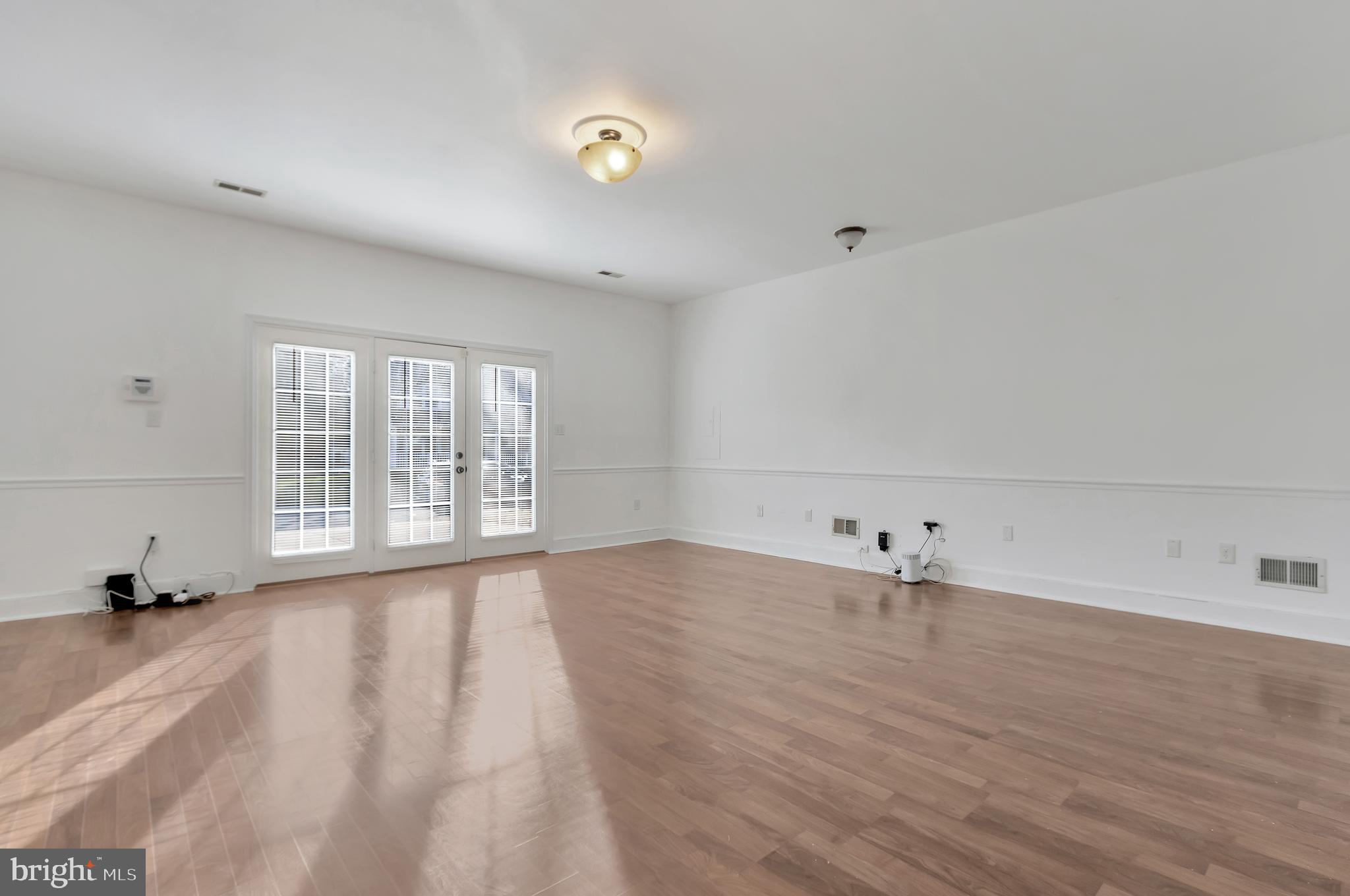 DORCHESTER - ST. CHARLES - Residential