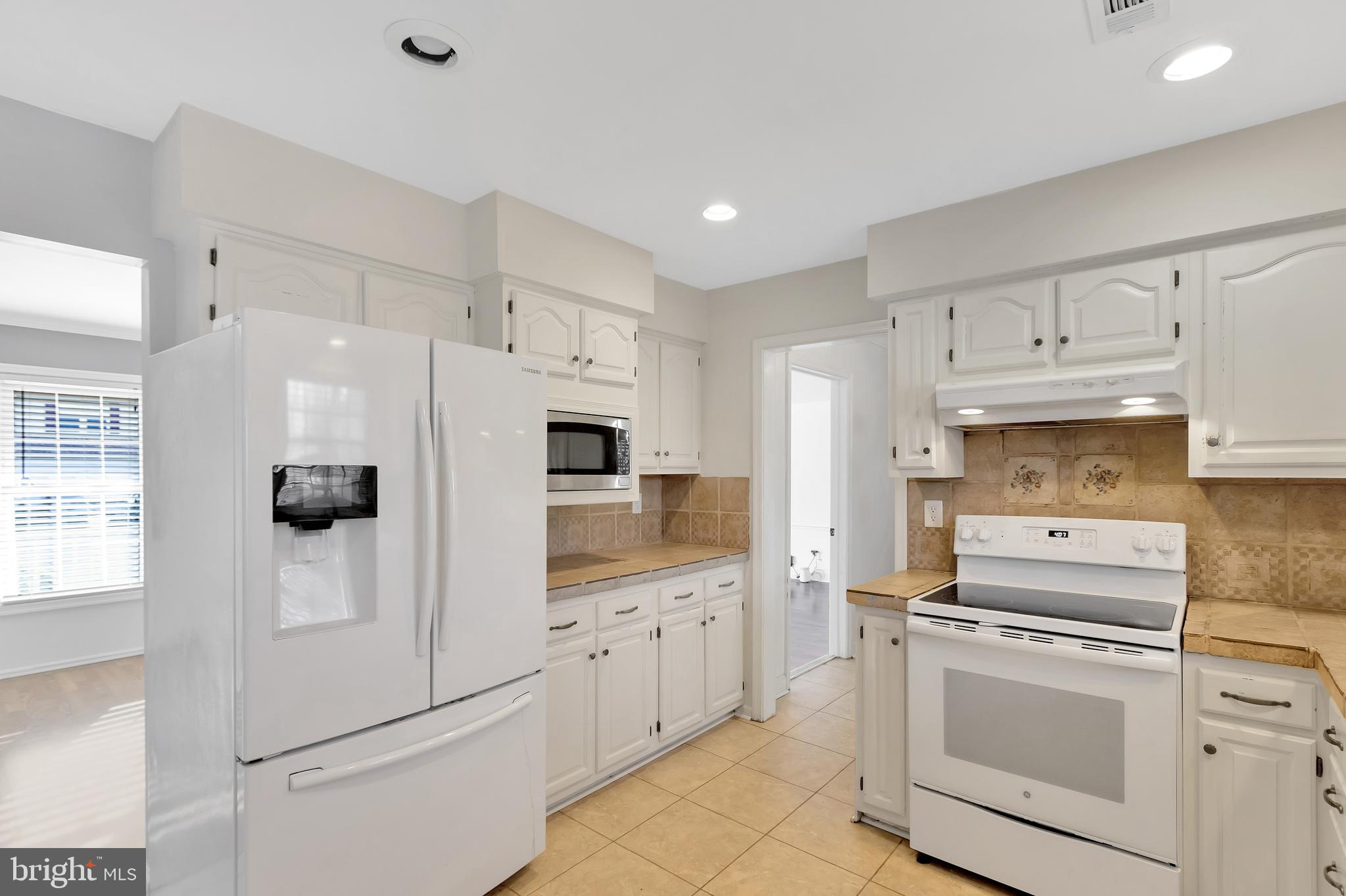 DORCHESTER - ST. CHARLES - Residential