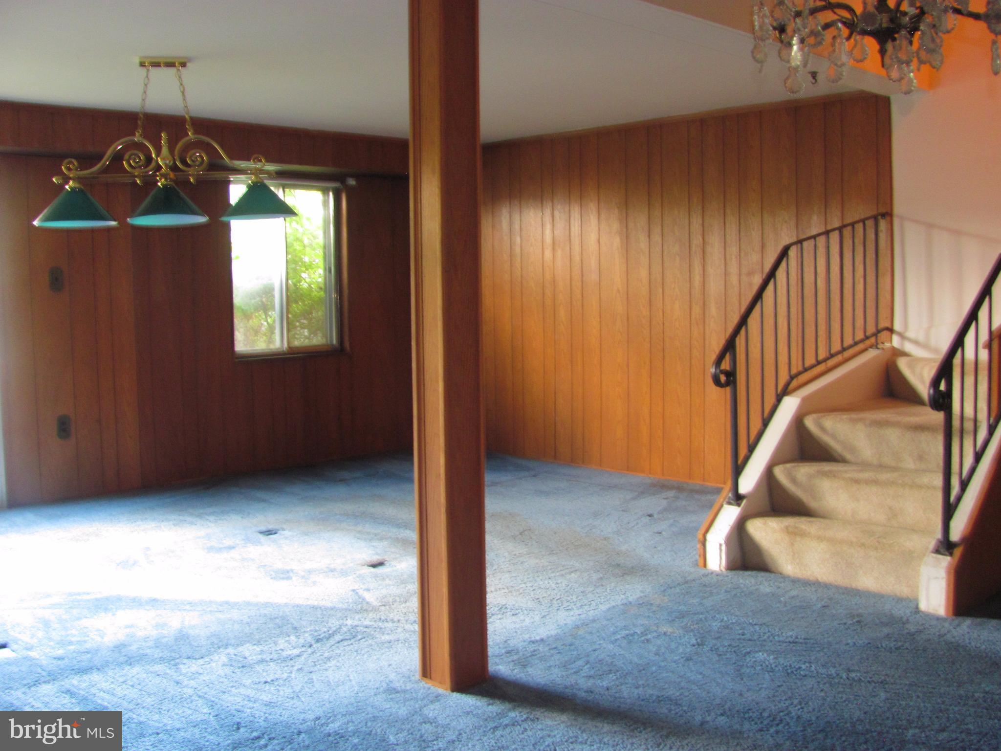 SOUTHGATE WOODS TOWNHOUSES - Residential