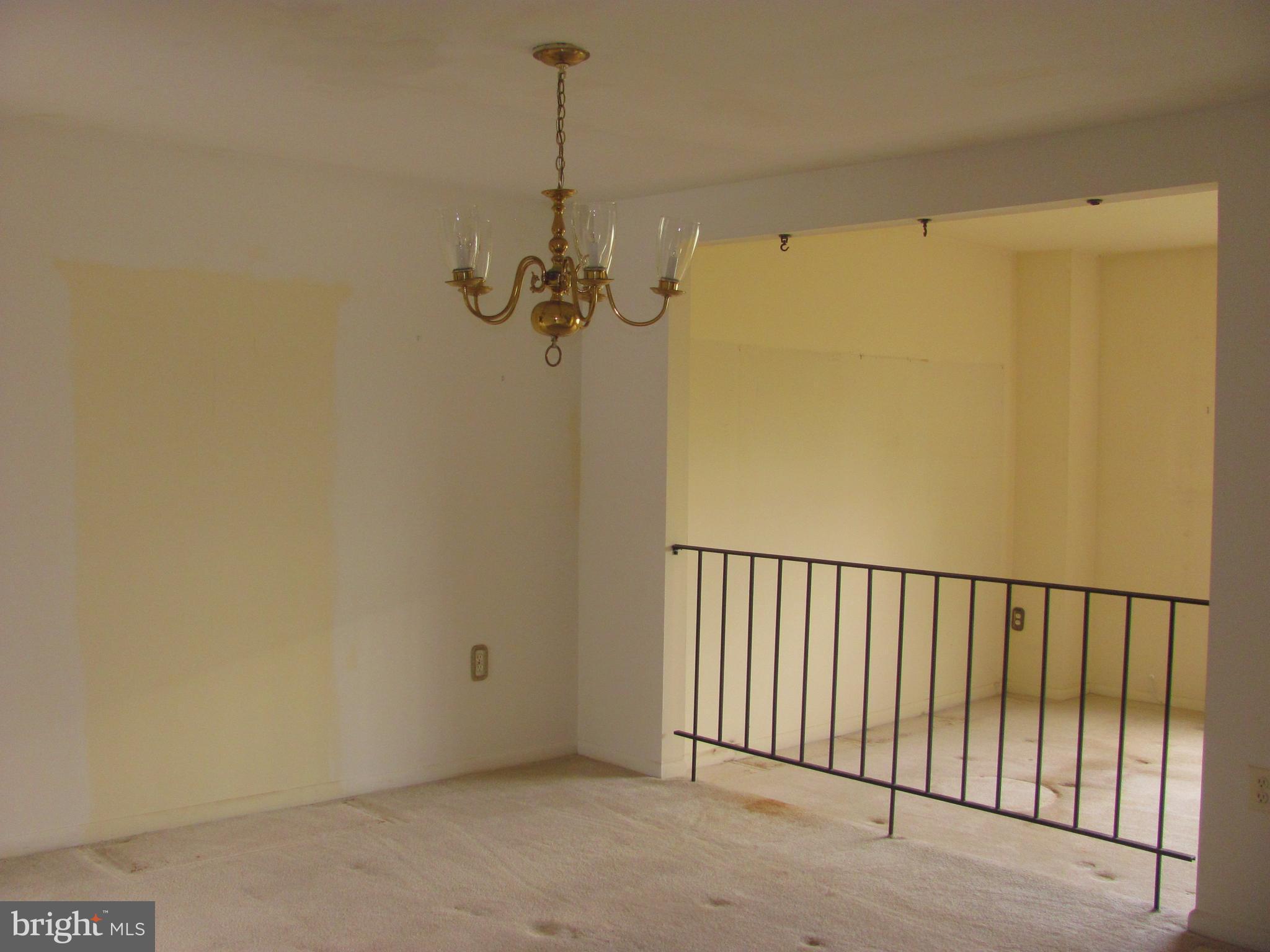 SOUTHGATE WOODS TOWNHOUSES - Residential