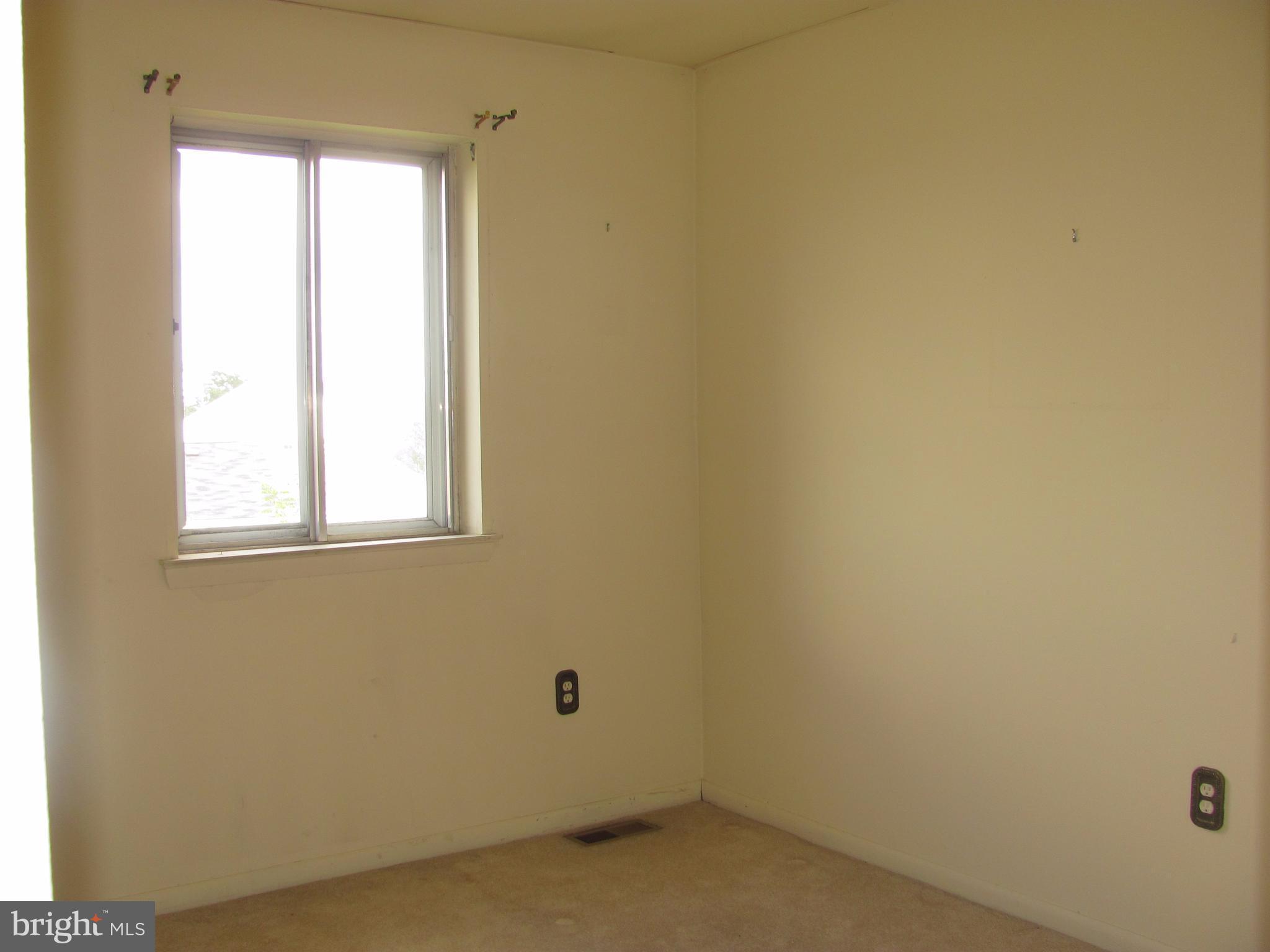 SOUTHGATE WOODS TOWNHOUSES - Residential