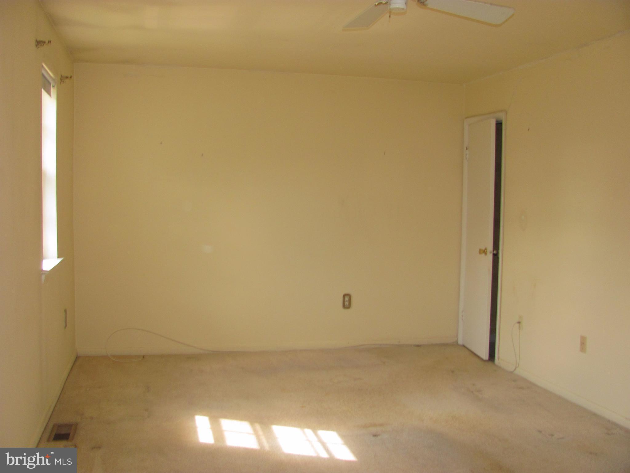 SOUTHGATE WOODS TOWNHOUSES - Residential