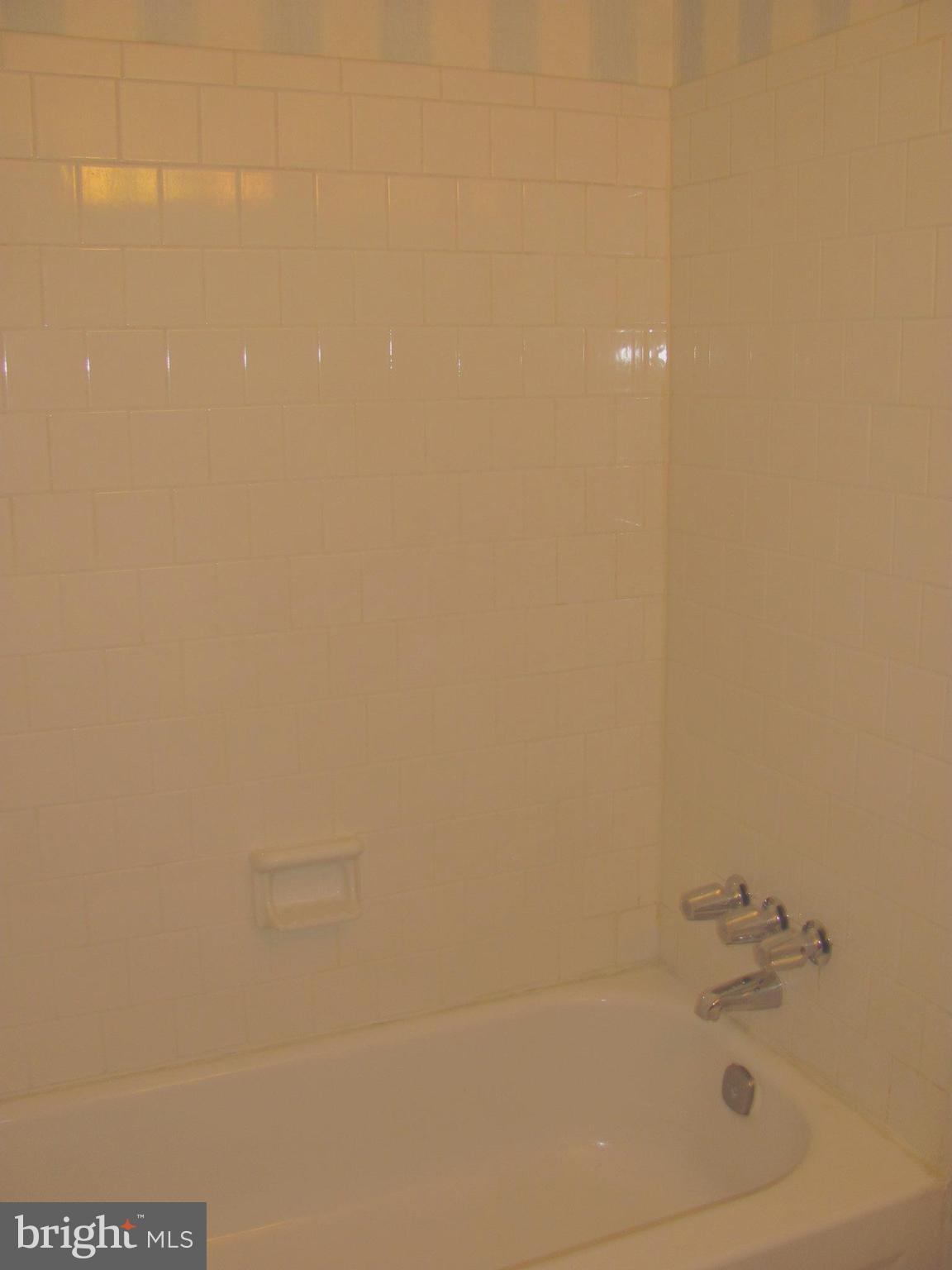 SOUTHGATE WOODS TOWNHOUSES - Residential