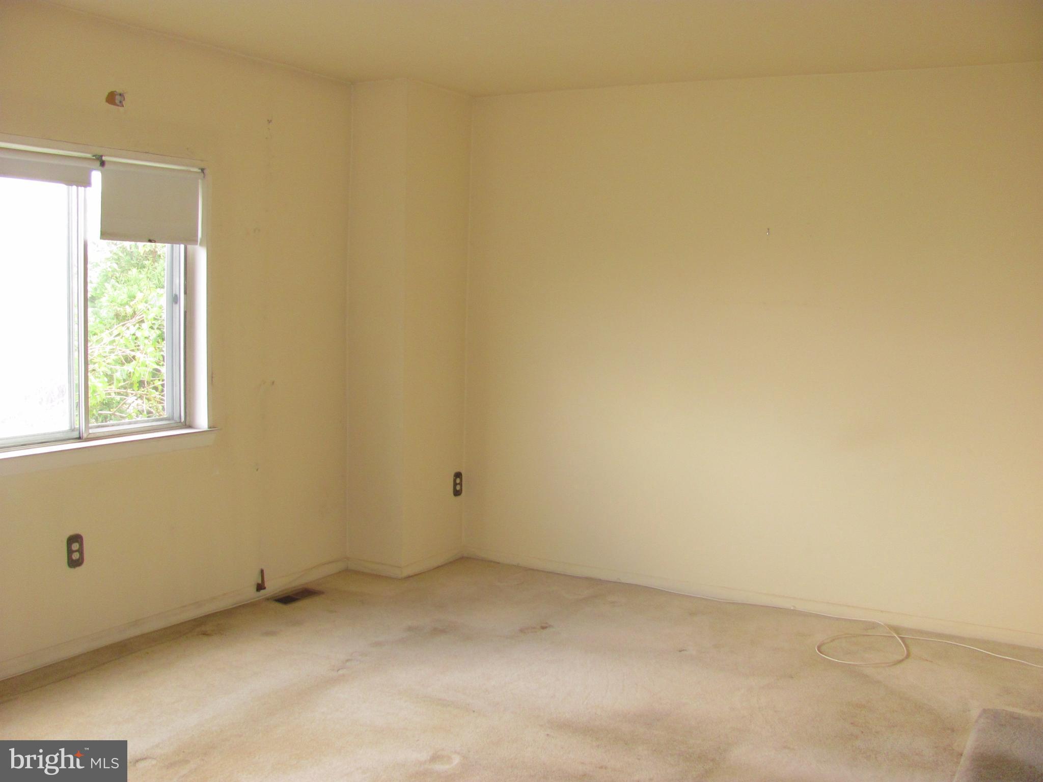 SOUTHGATE WOODS TOWNHOUSES - Residential