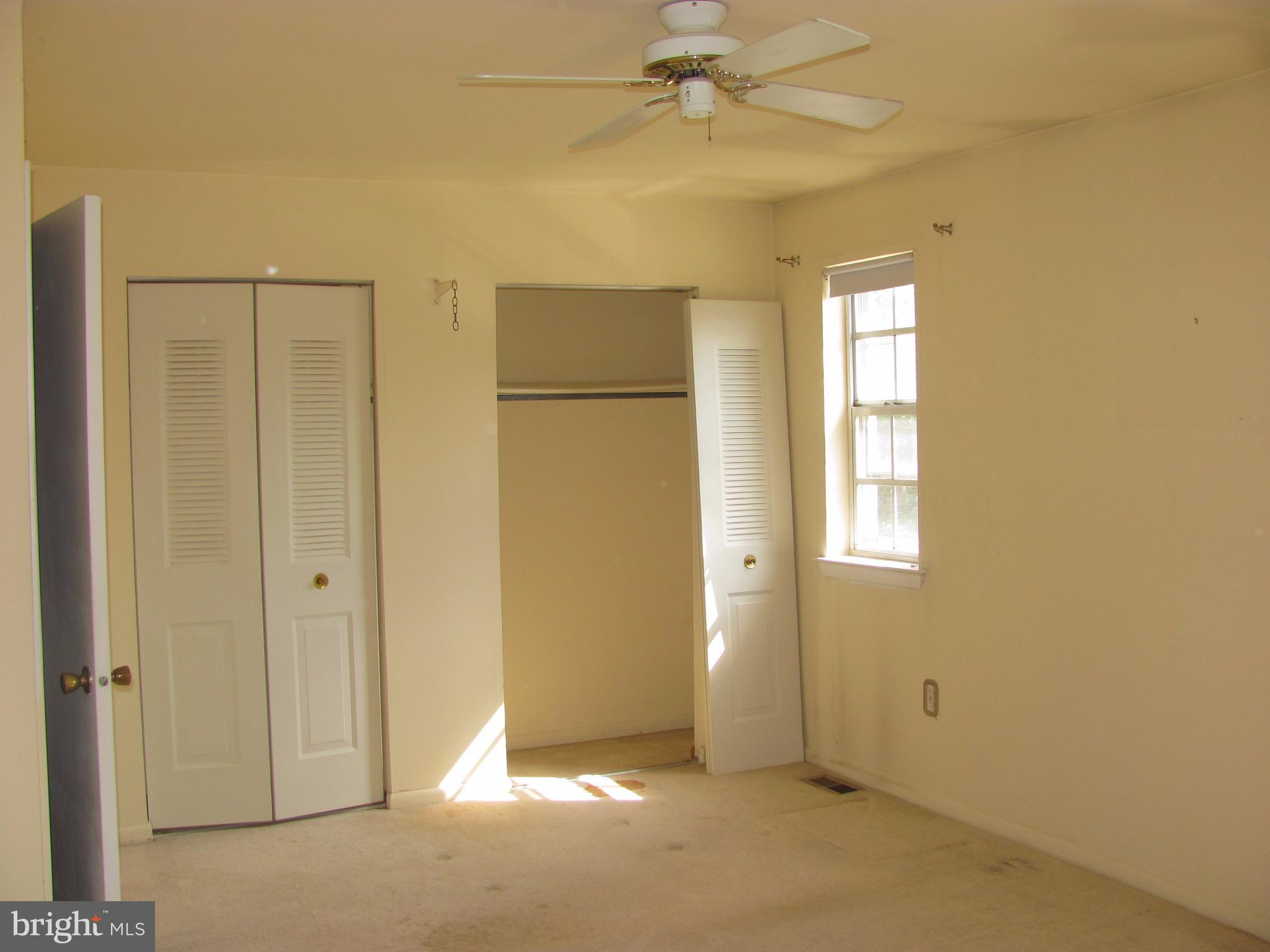 SOUTHGATE WOODS TOWNHOUSES - Residential