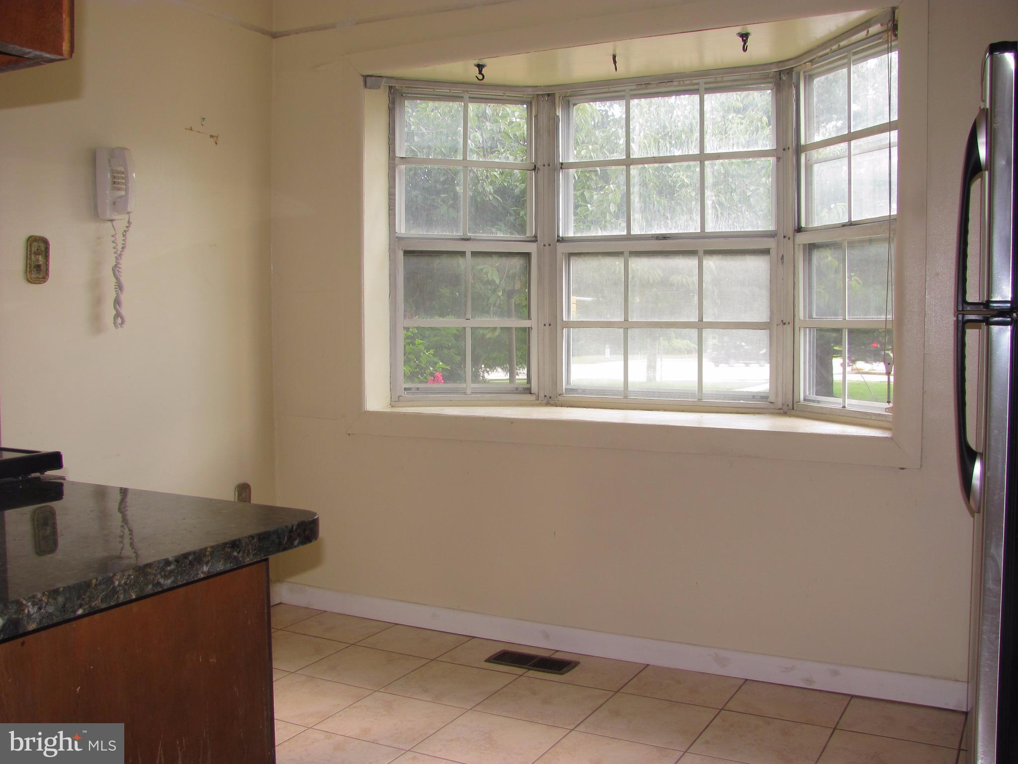 SOUTHGATE WOODS TOWNHOUSES - Residential