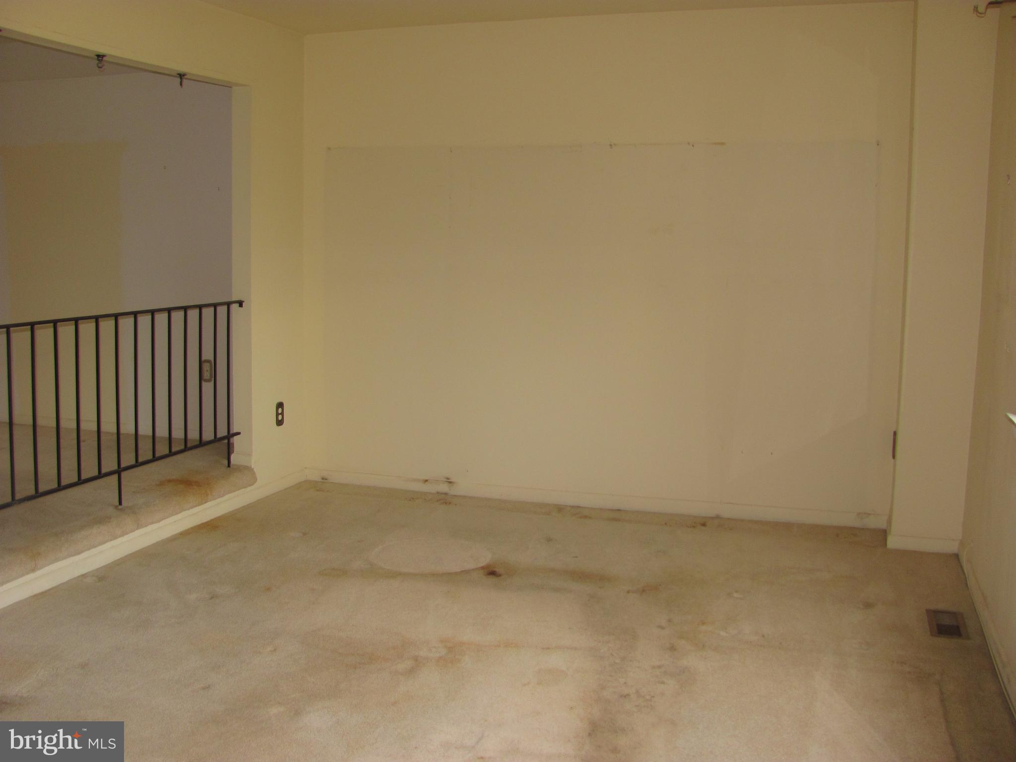 SOUTHGATE WOODS TOWNHOUSES - Residential