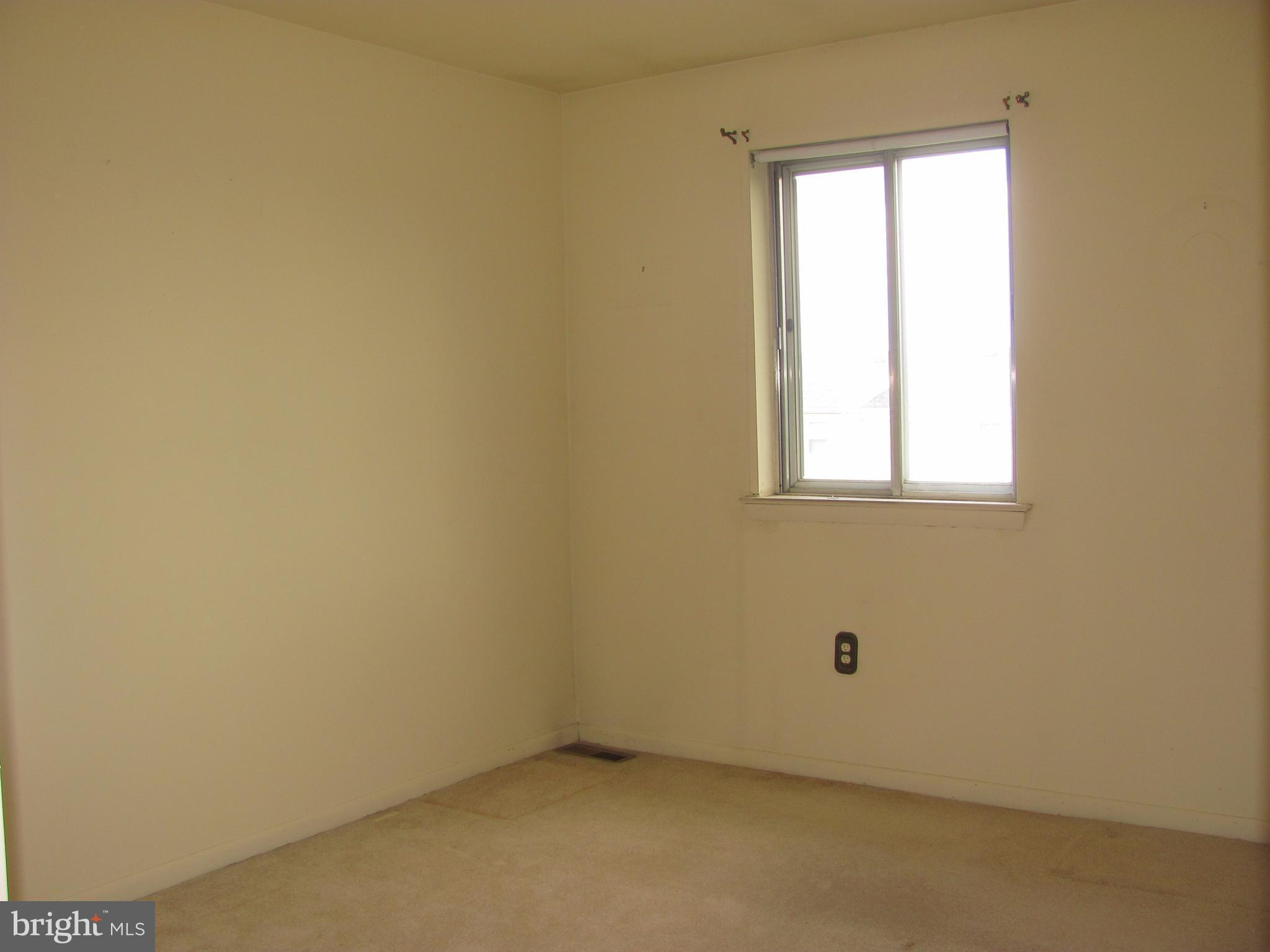 SOUTHGATE WOODS TOWNHOUSES - Residential