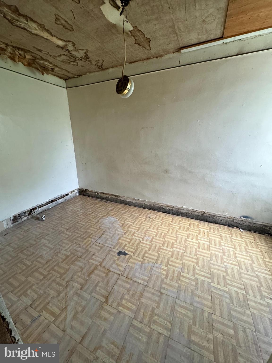 STRAWBERRY MANSION - Residential