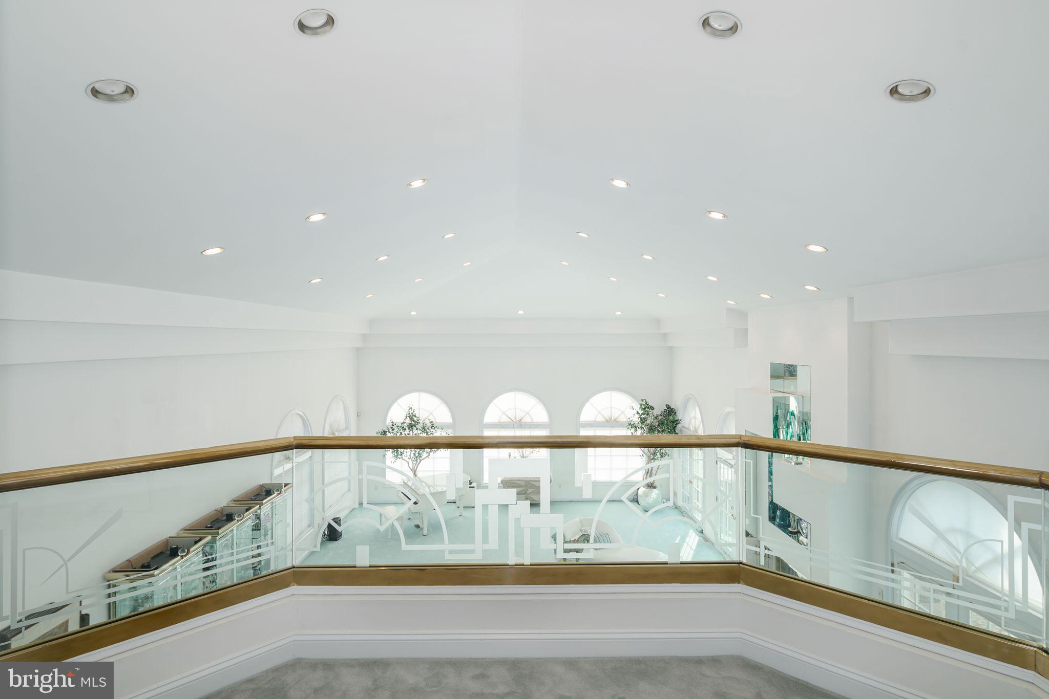 HUNTINGDON VALLEY - Residential