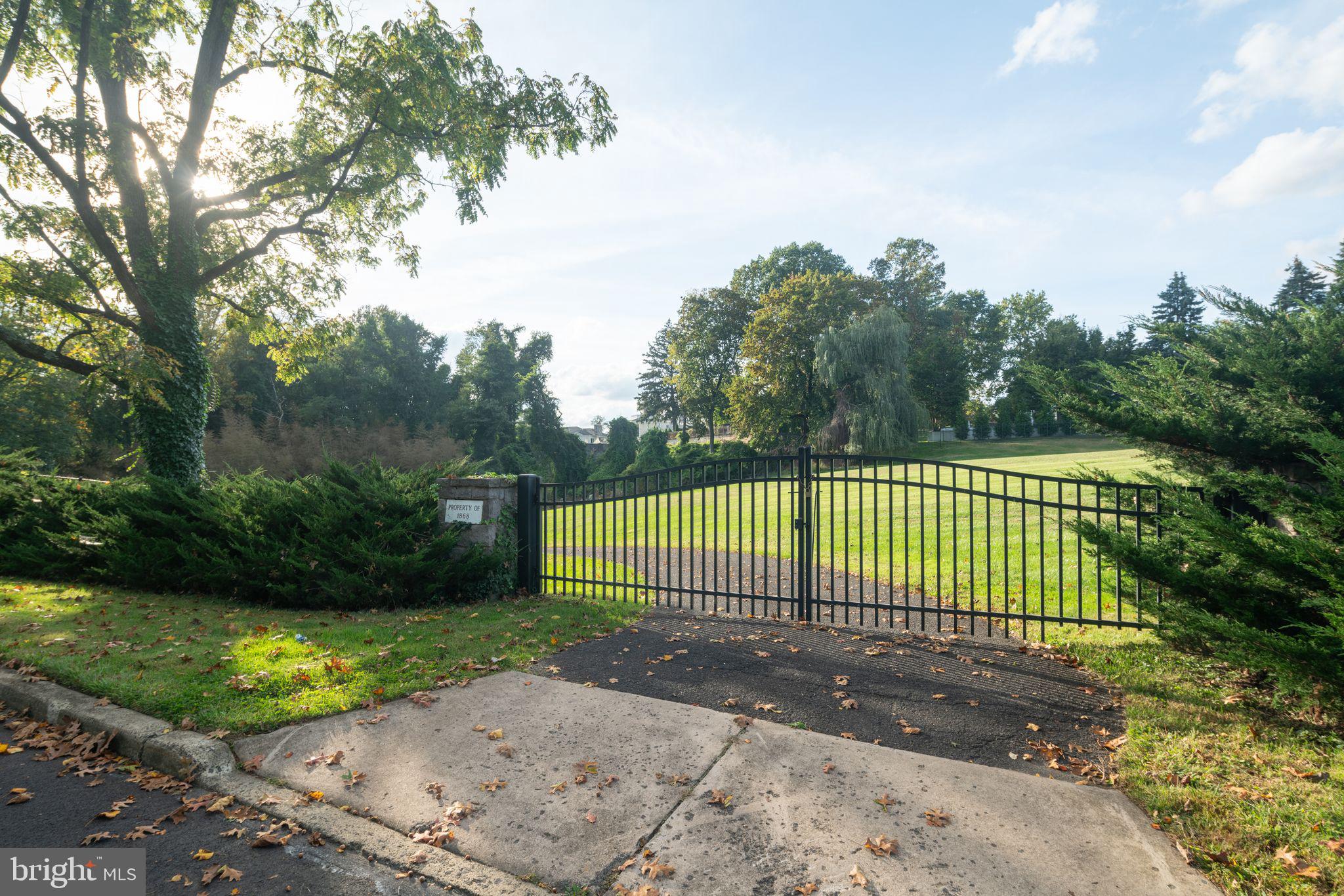 HUNTINGDON VALLEY - Residential