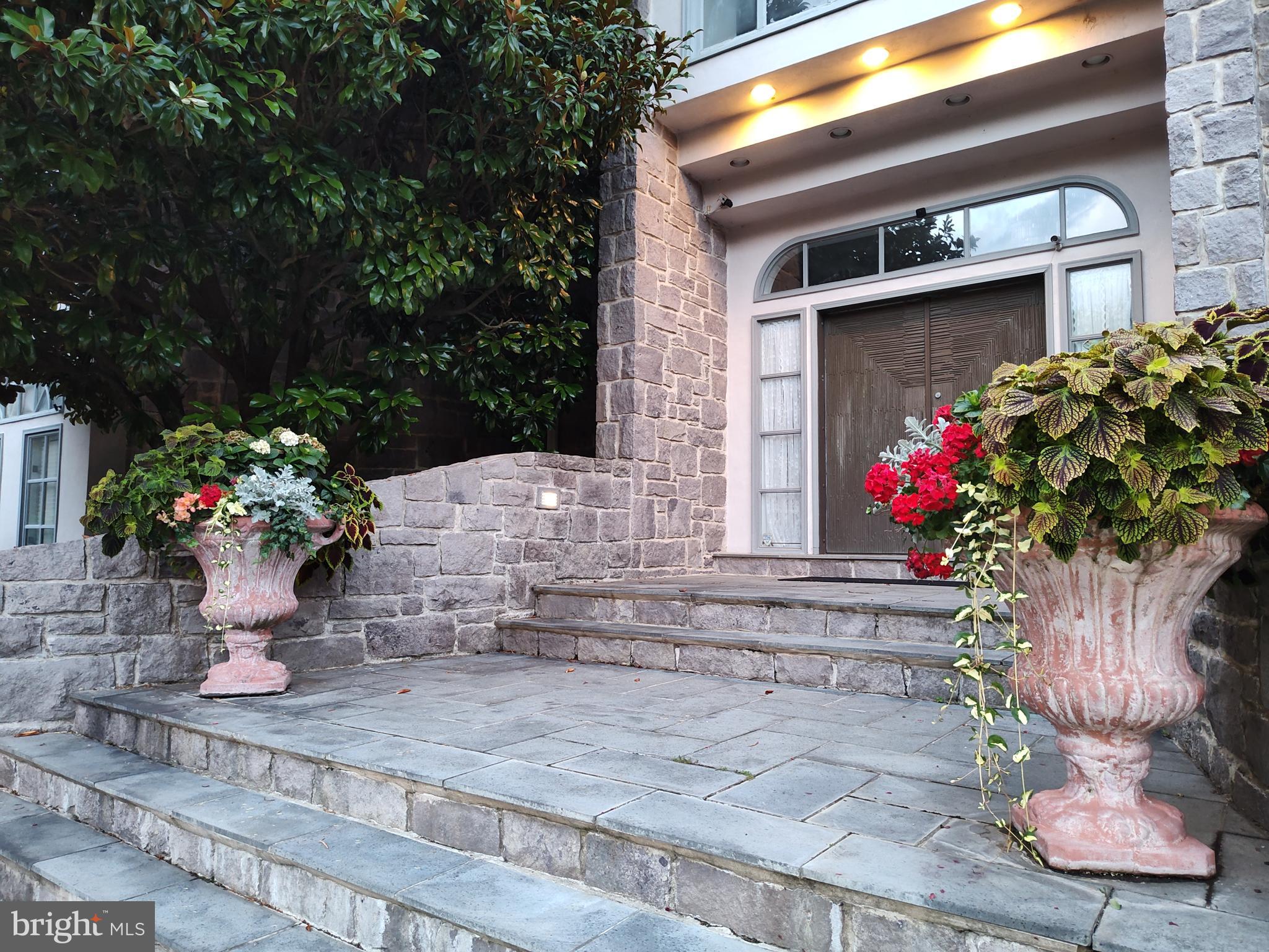 HUNTINGDON VALLEY - Residential