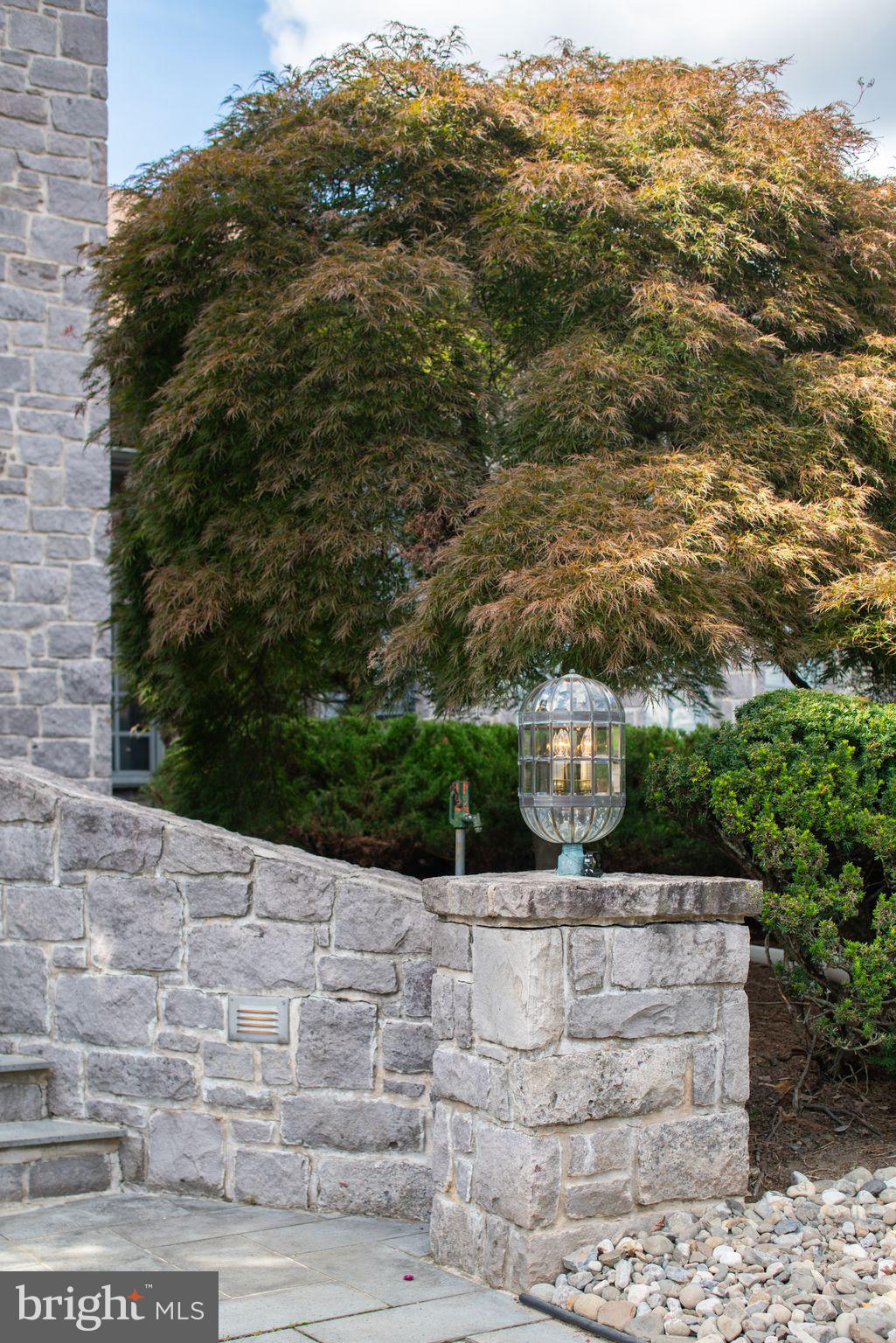 HUNTINGDON VALLEY - Residential