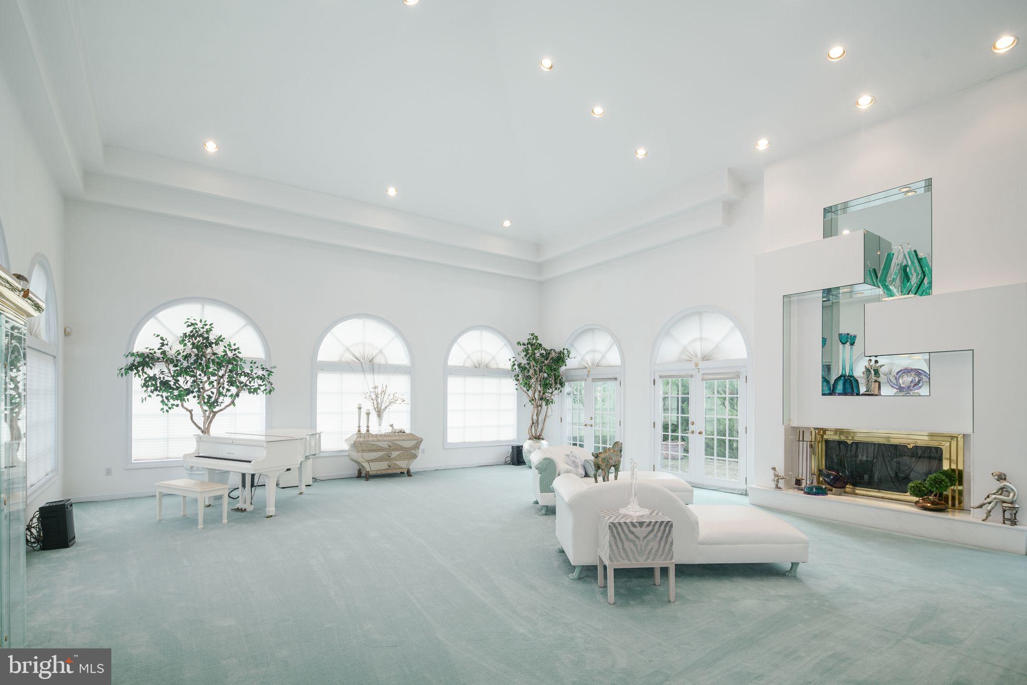 HUNTINGDON VALLEY - Residential