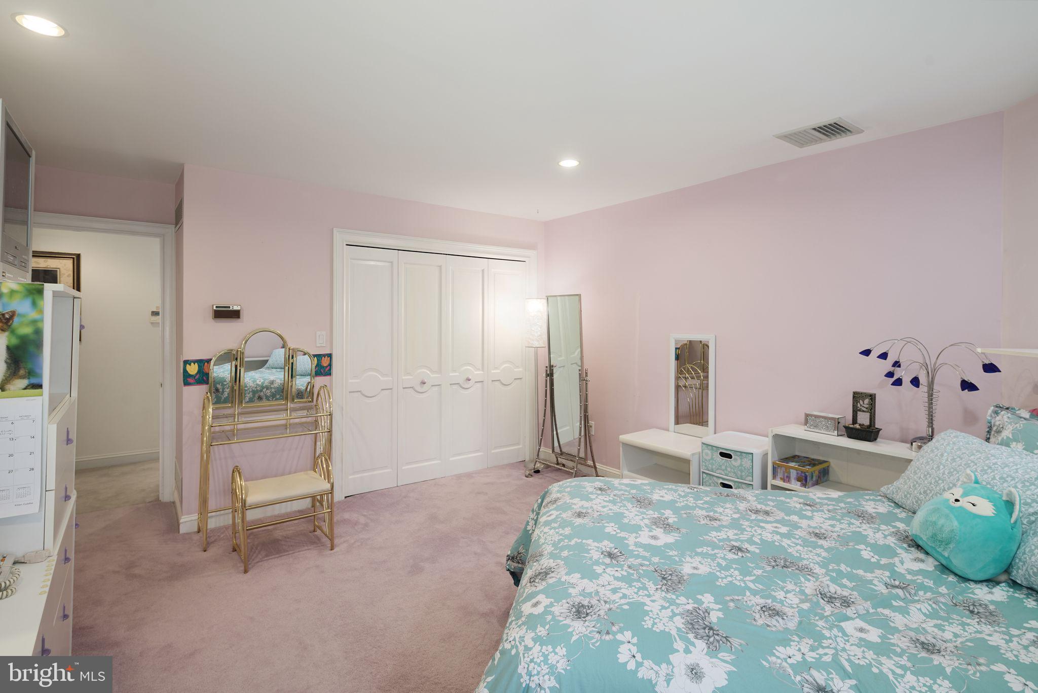 HUNTINGDON VALLEY - Residential