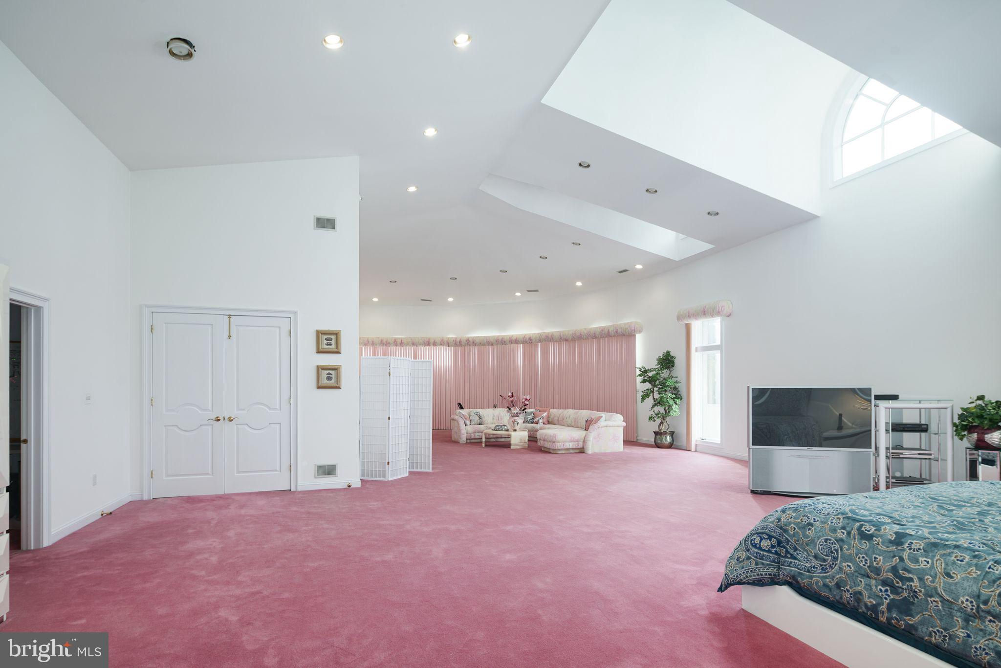 HUNTINGDON VALLEY - Residential